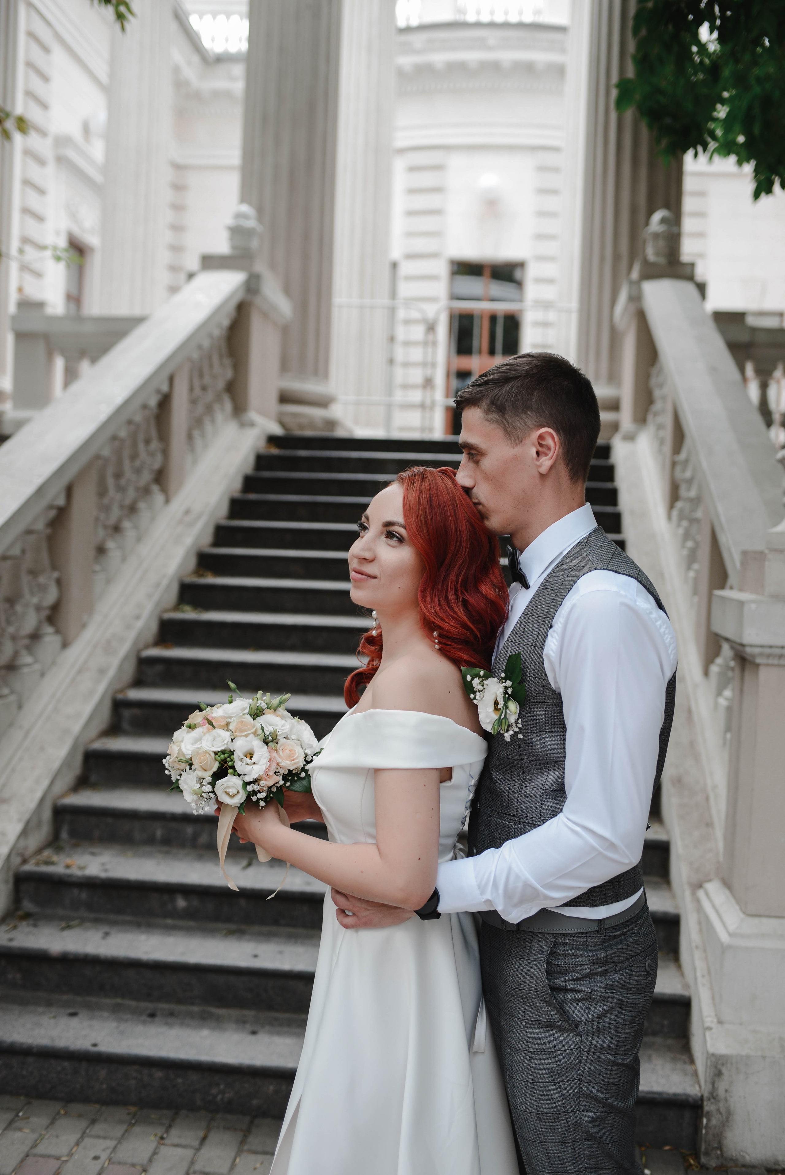 Свадебная прогулка по городу. Фотограф Ярута Оксана / Ростов-на-Дону