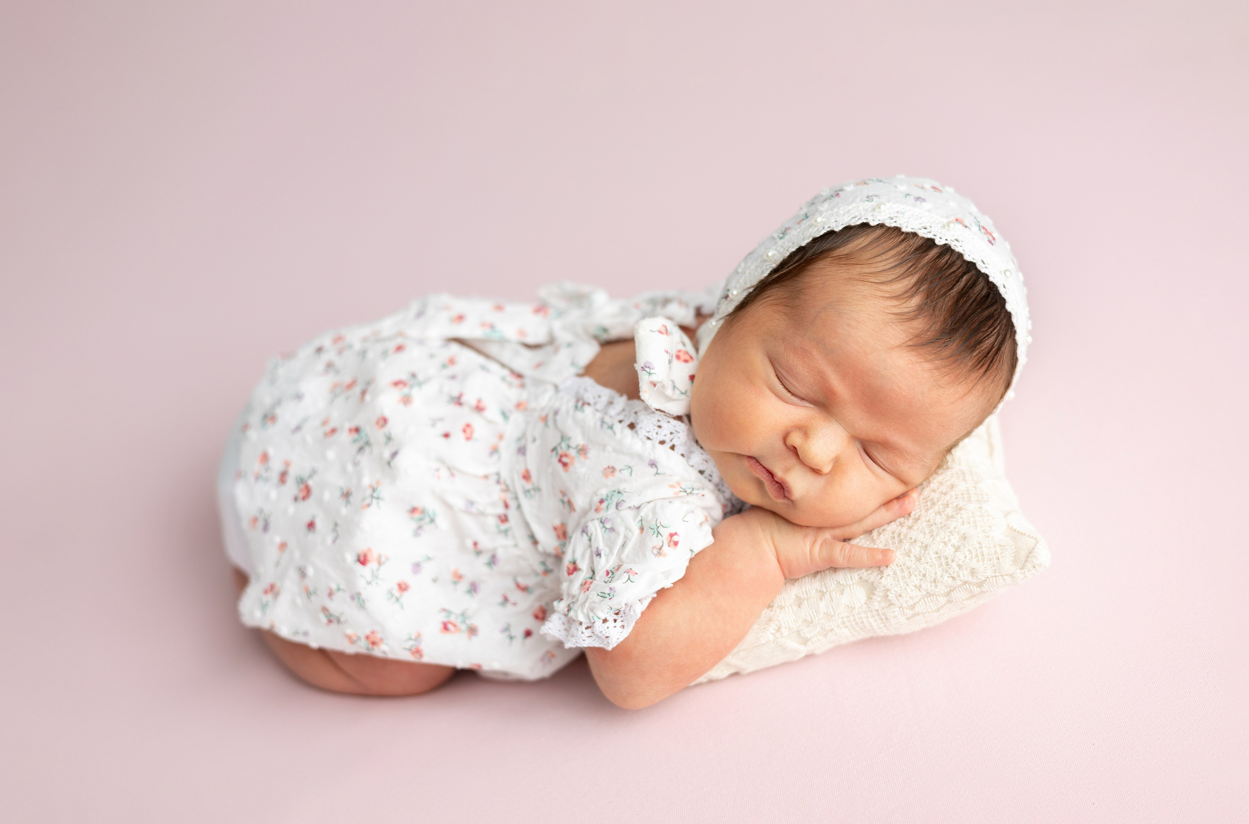Newborn (Больше примеров работ можно посмотреть в нельзяграмме). Фотограф новорожденных в Набережных Челнах