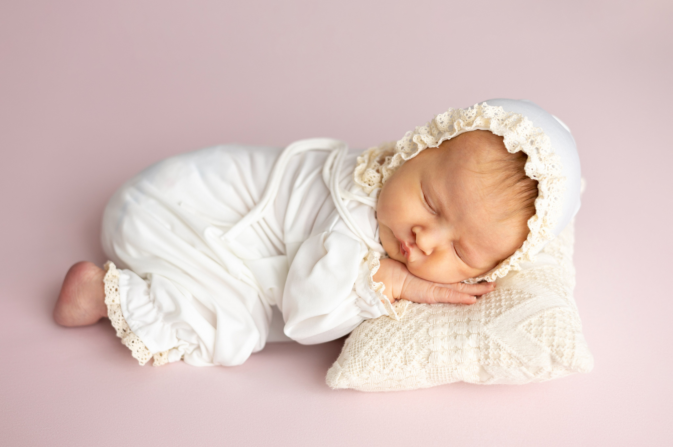 Newborn (Больше примеров работ можно посмотреть в нельзяграмме). Фотограф новорожденных в Набережных Челнах
