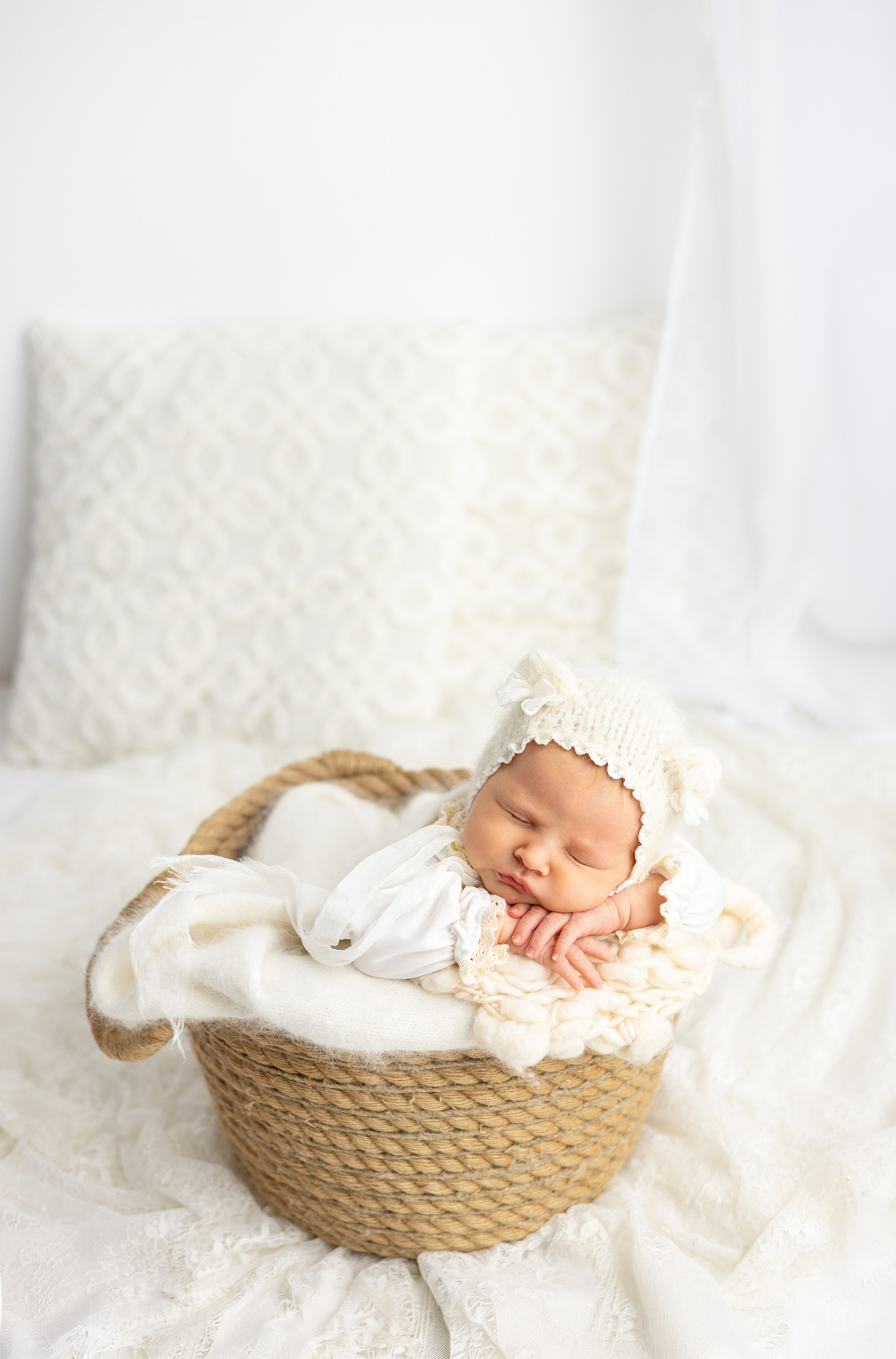 Newborn (Больше примеров работ можно посмотреть в нельзяграмме). Фотограф новорожденных в Набережных Челнах