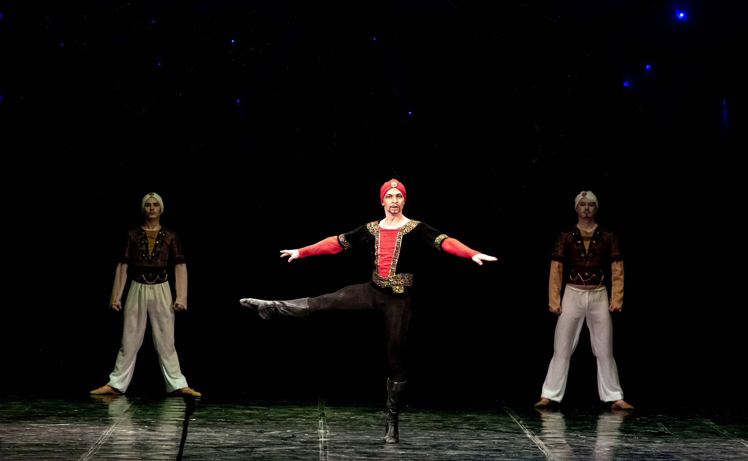 Балет Донбасс-опера спектакль «Тысяча и одна ночь». Фотограф в Сочи Юрий Шептаев