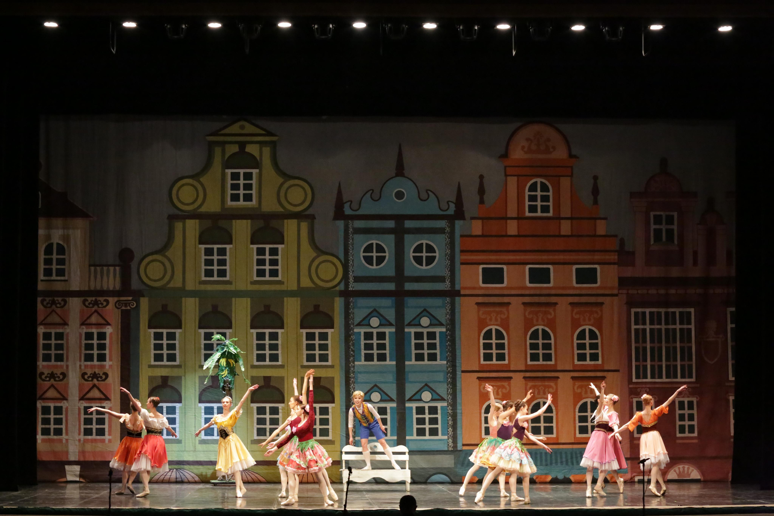 Балет Донбасс-опера спектакль «Малыш и Карлсон». Фотограф в Сочи Юрий Шептаев