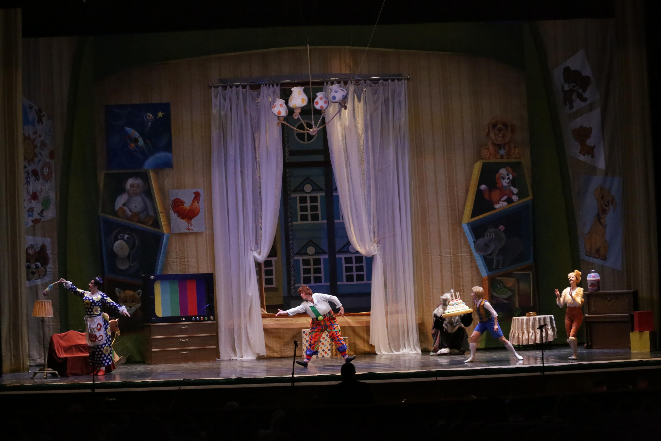 Балет Донбасс-опера спектакль «Малыш и Карлсон». Фотограф в Сочи Юрий Шептаев