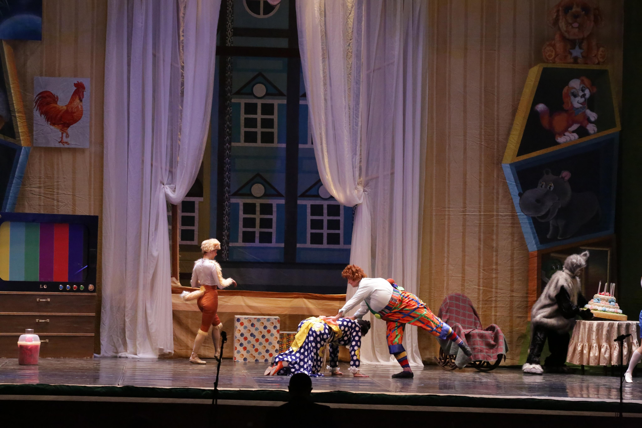 Балет Донбасс-опера спектакль «Малыш и Карлсон». Фотограф в Сочи Юрий Шептаев