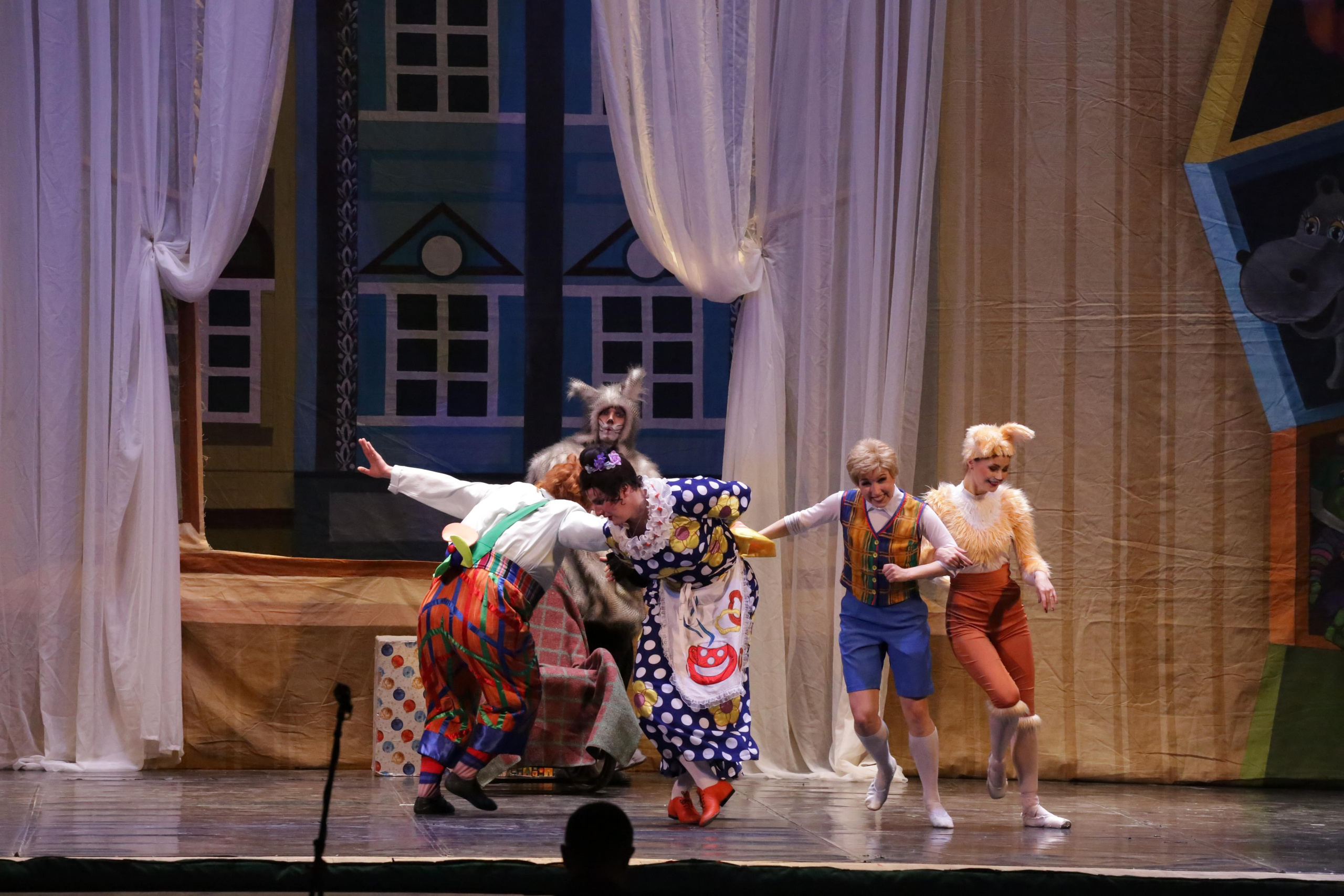 Балет Донбасс-опера спектакль «Малыш и Карлсон». Фотограф в Сочи Юрий Шептаев