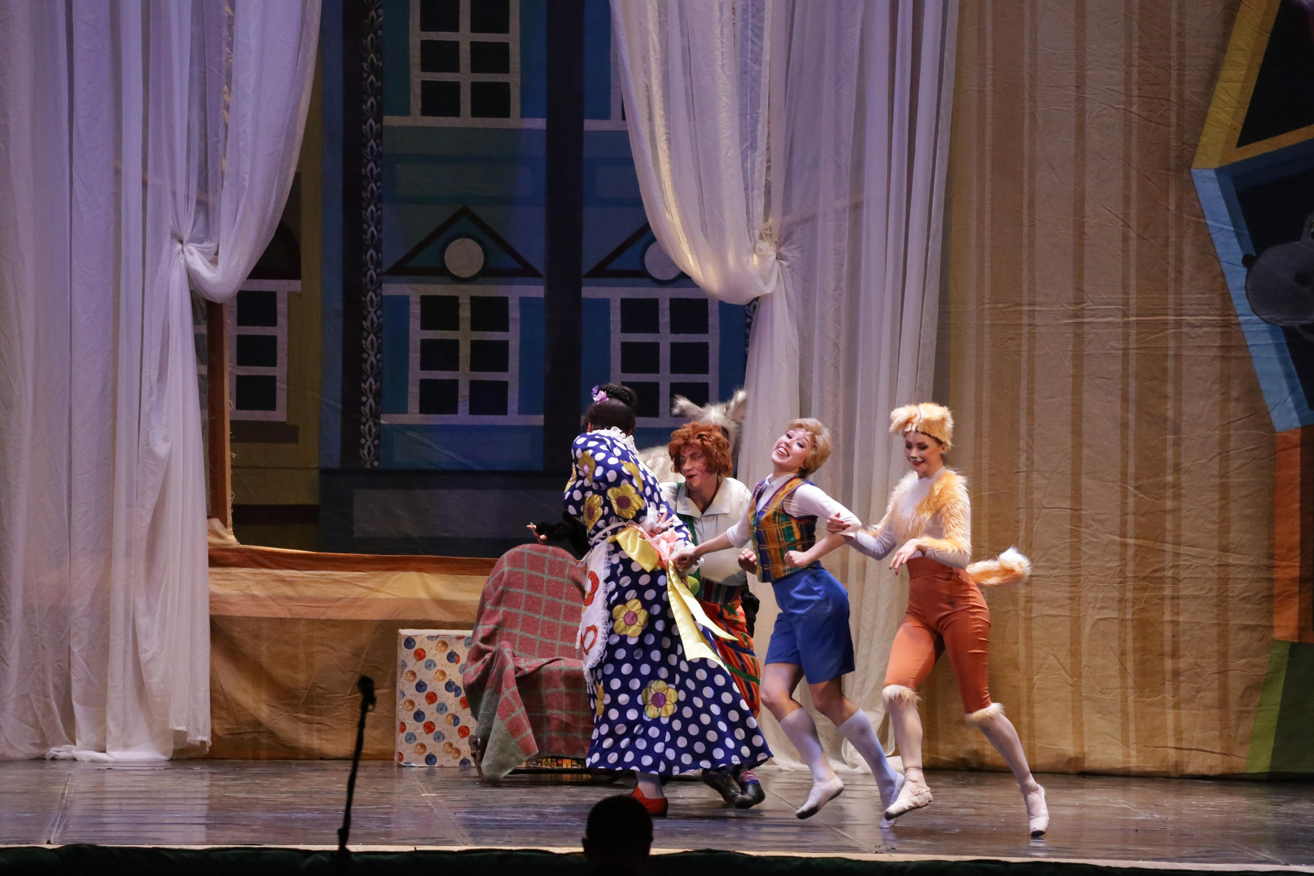 Балет Донбасс-опера спектакль «Малыш и Карлсон». Фотограф в Сочи Юрий Шептаев