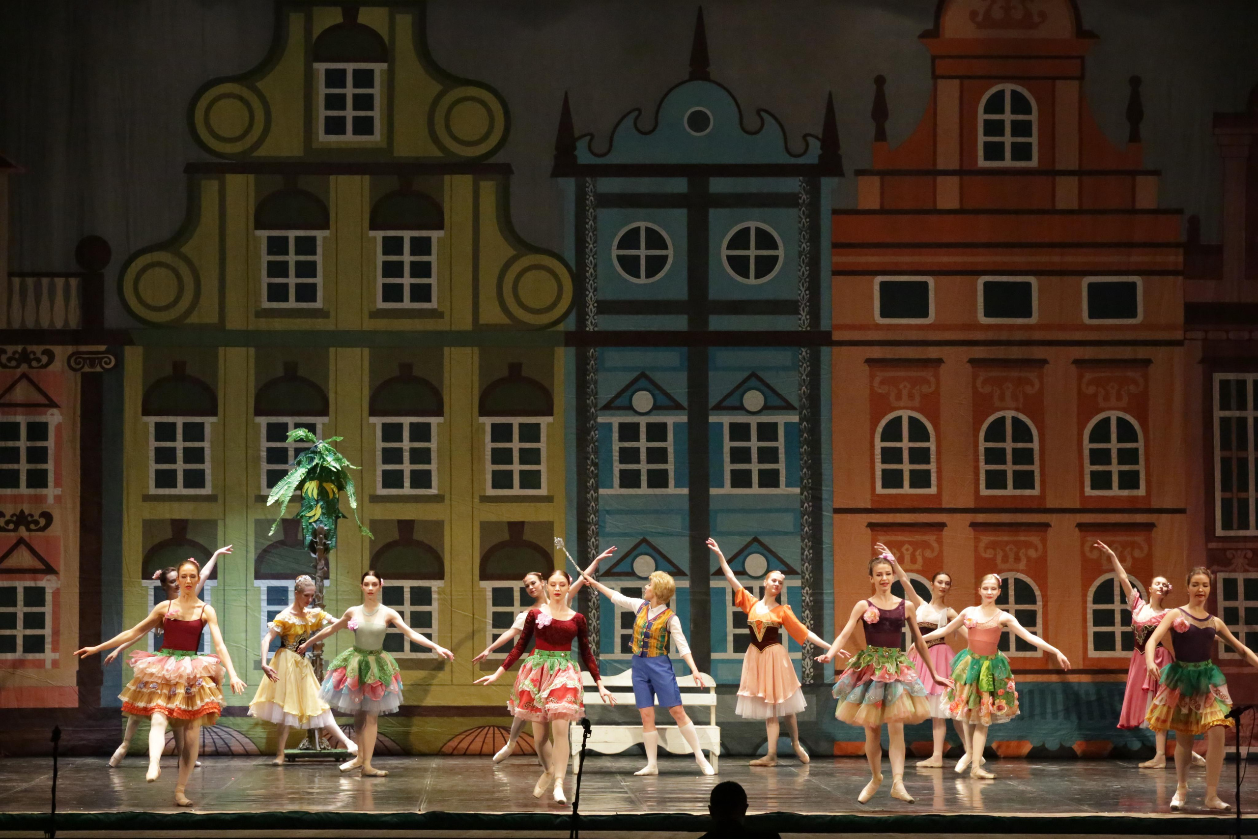 Балет Донбасс-опера спектакль «Малыш и Карлсон». Фотограф в Сочи Юрий Шептаев