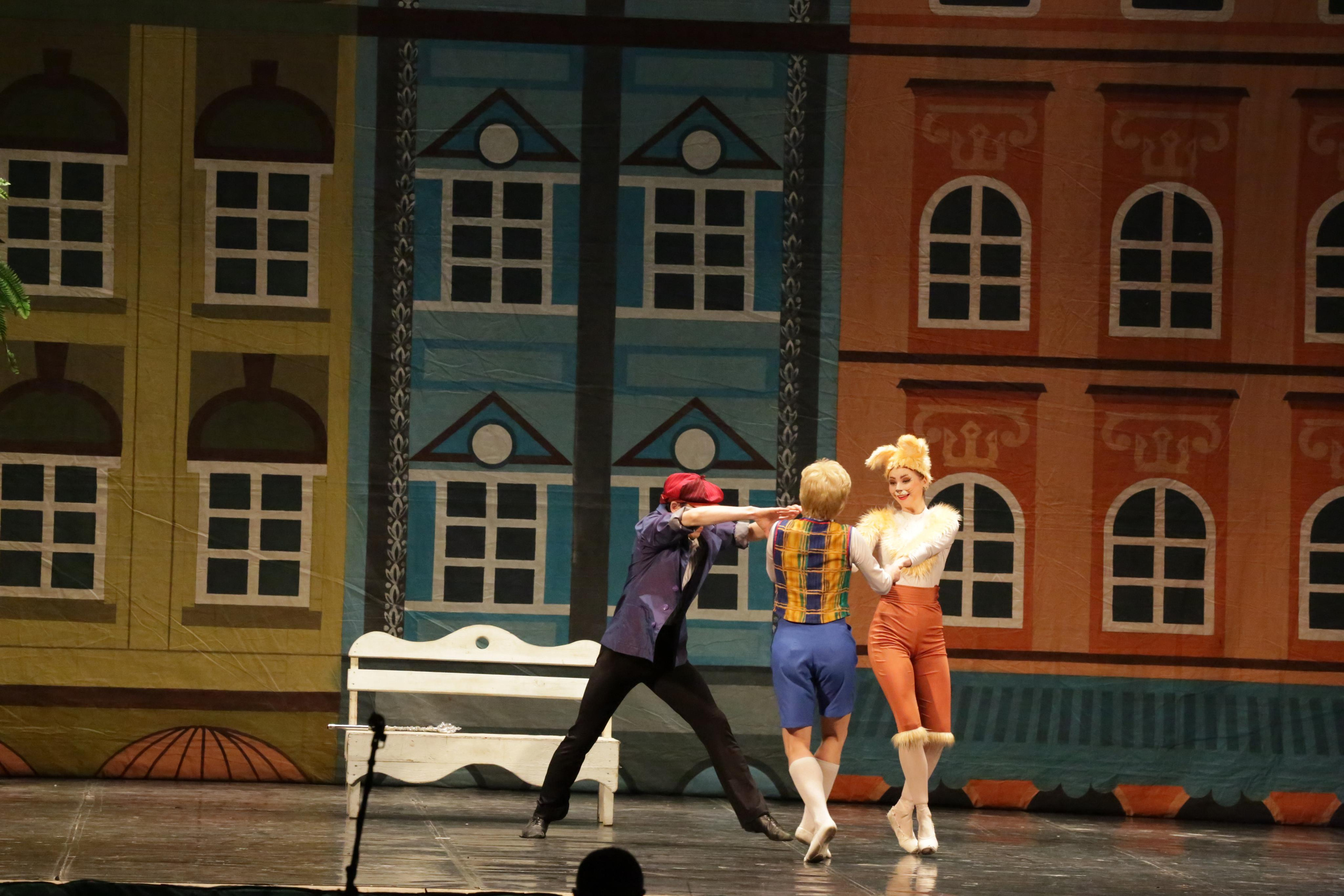 Балет Донбасс-опера спектакль «Малыш и Карлсон». Фотограф в Сочи Юрий Шептаев