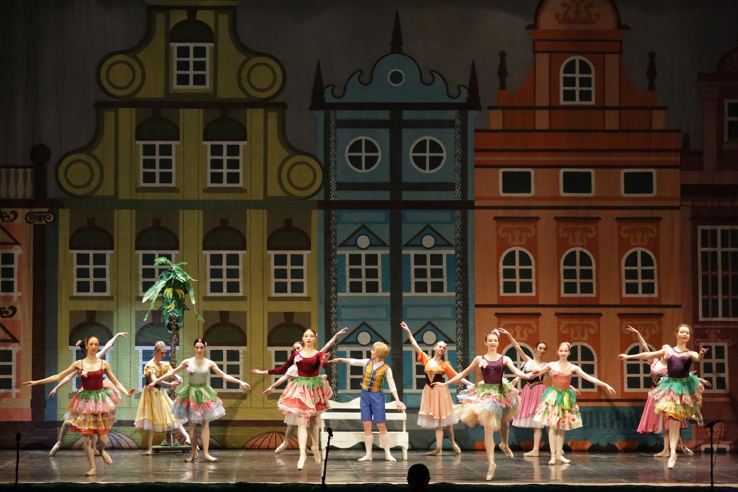 Балет Донбасс-опера спектакль «Малыш и Карлсон». Фотограф в Сочи Юрий Шептаев