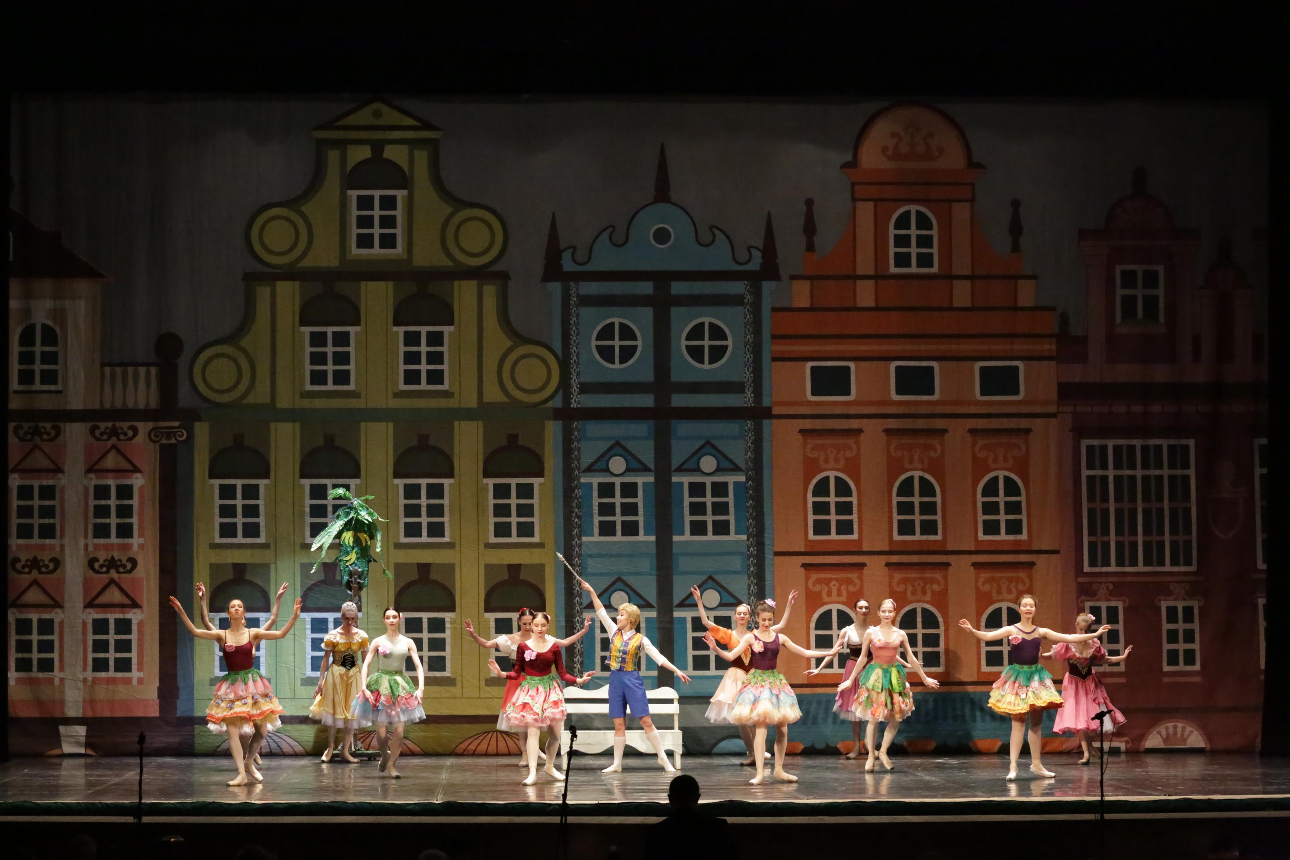 Балет Донбасс-опера спектакль «Малыш и Карлсон». Фотограф в Сочи Юрий Шептаев