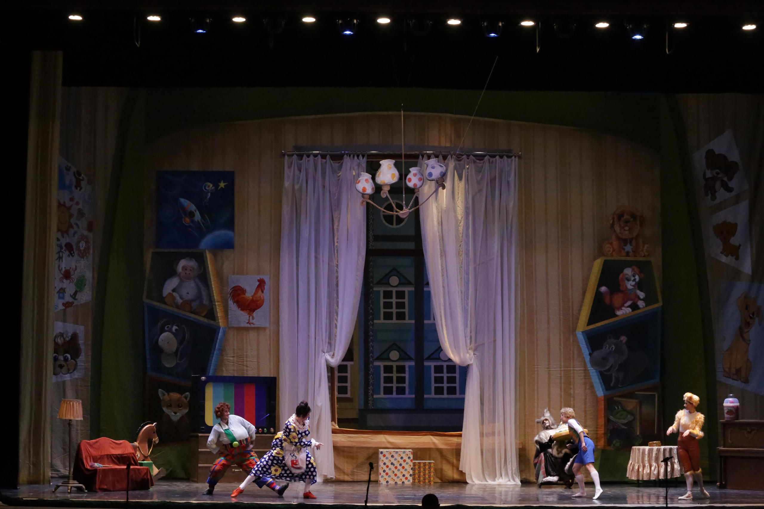 Балет Донбасс-опера спектакль «Малыш и Карлсон». Фотограф в Сочи Юрий Шептаев