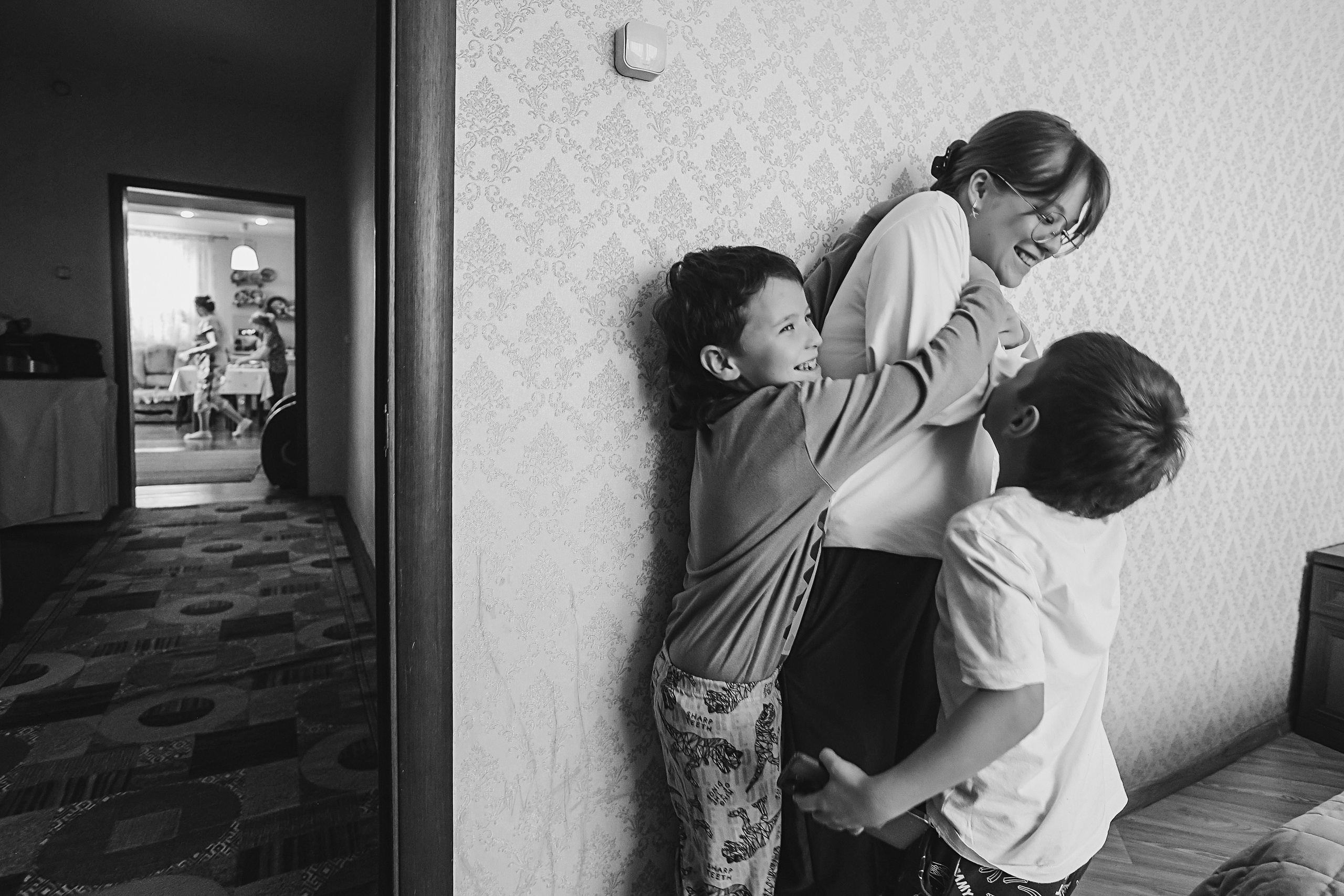 Большая семья репортаж. Семейный фотограф Тюмень, фотограф на роды Салмина Мария