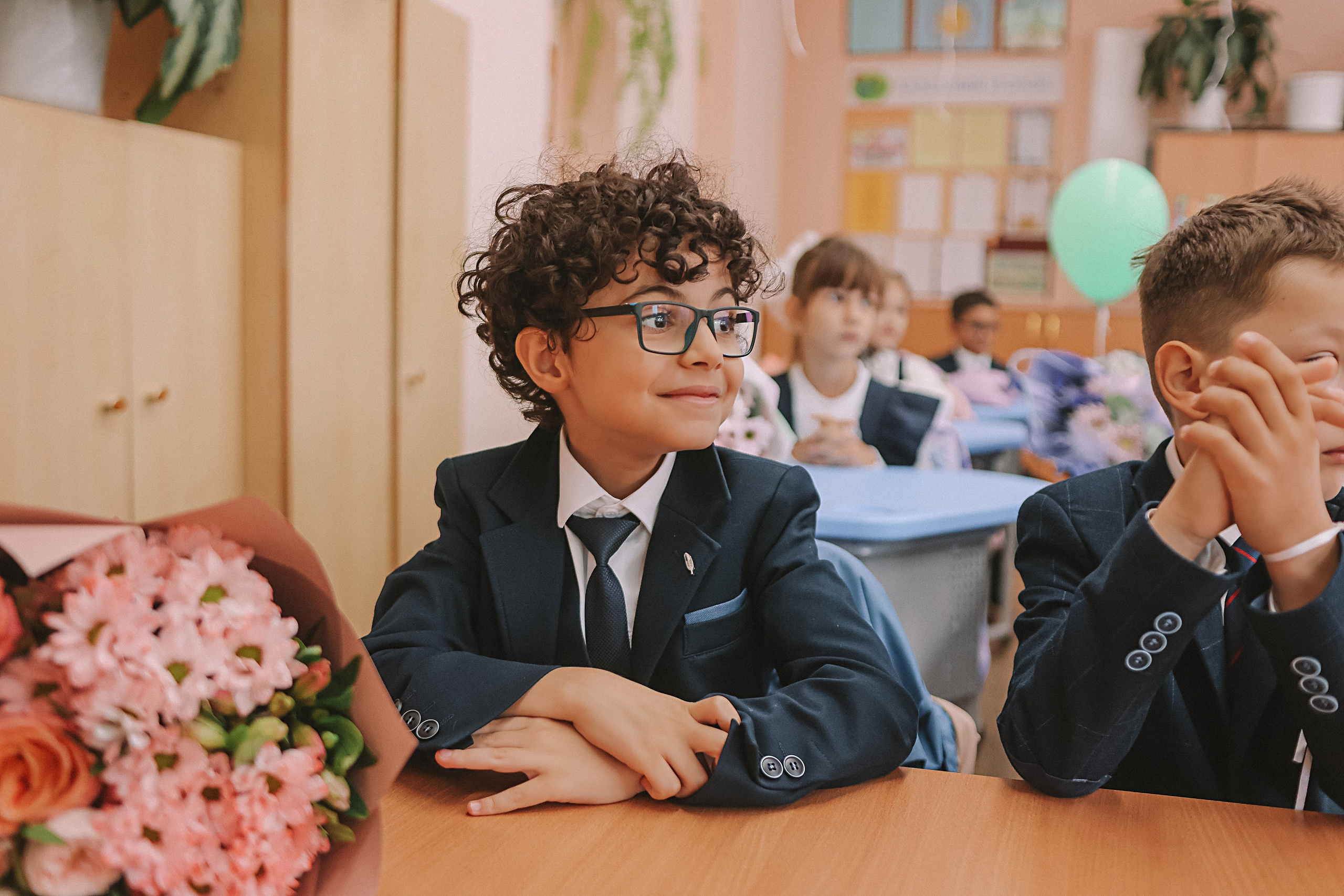 1 сентября линейка+кл час+портреты. Семейный фотограф Тюмень, фотограф на роды Салмина Мария