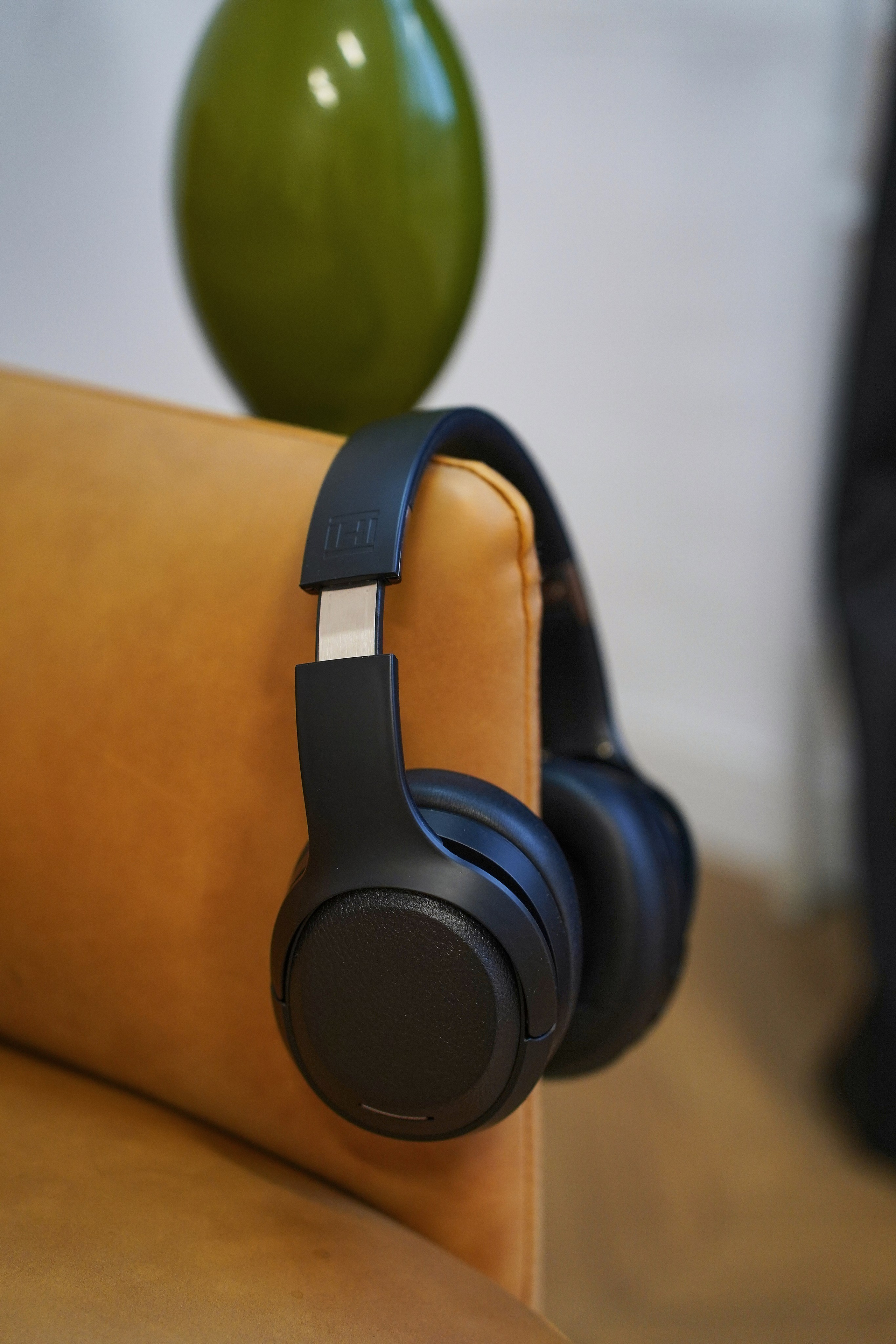 Наушники в интерьере. Фотограф