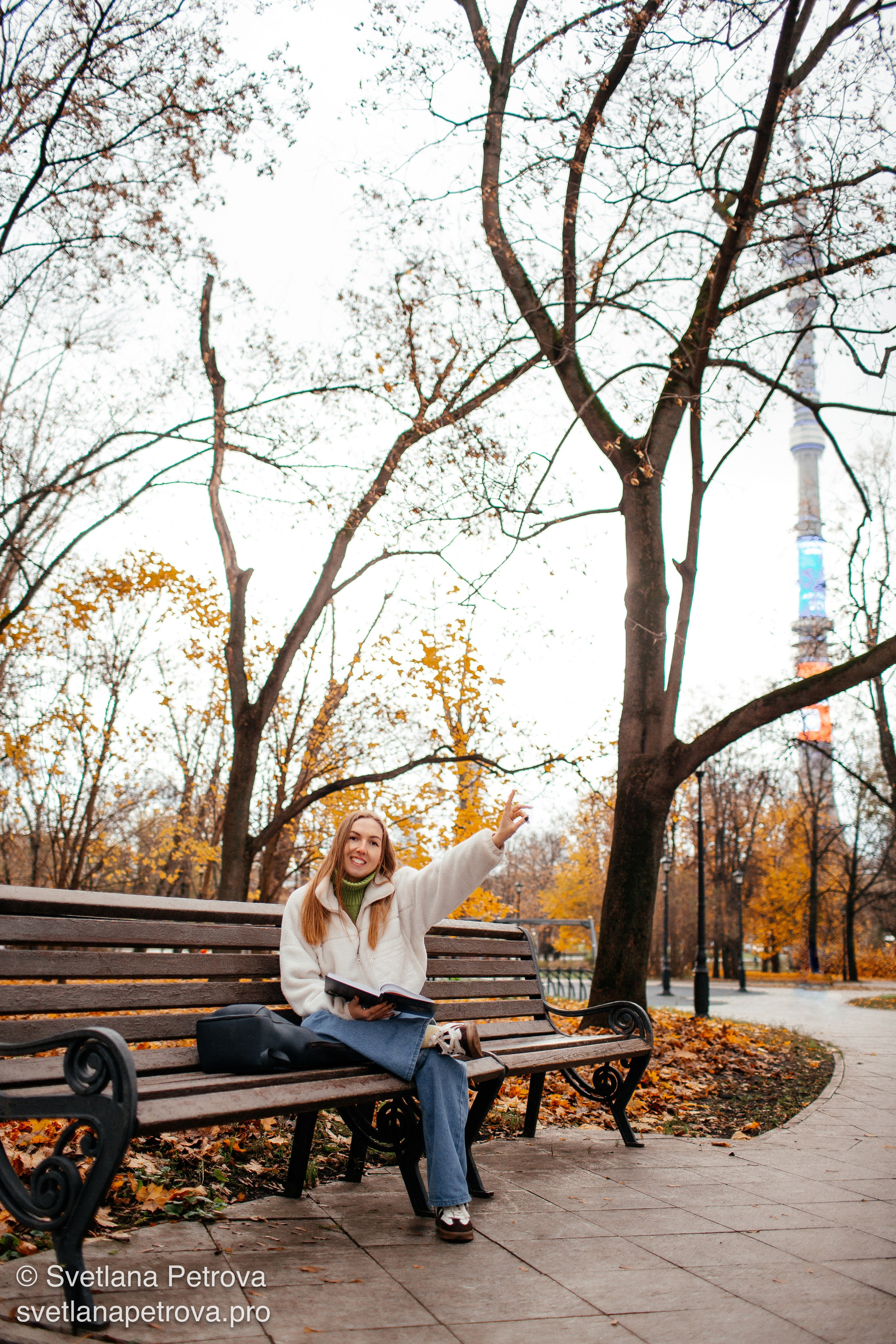 Индивидуальная съёмка на ВДНХ. Осень 2025. Фотограф Светлана Петрова