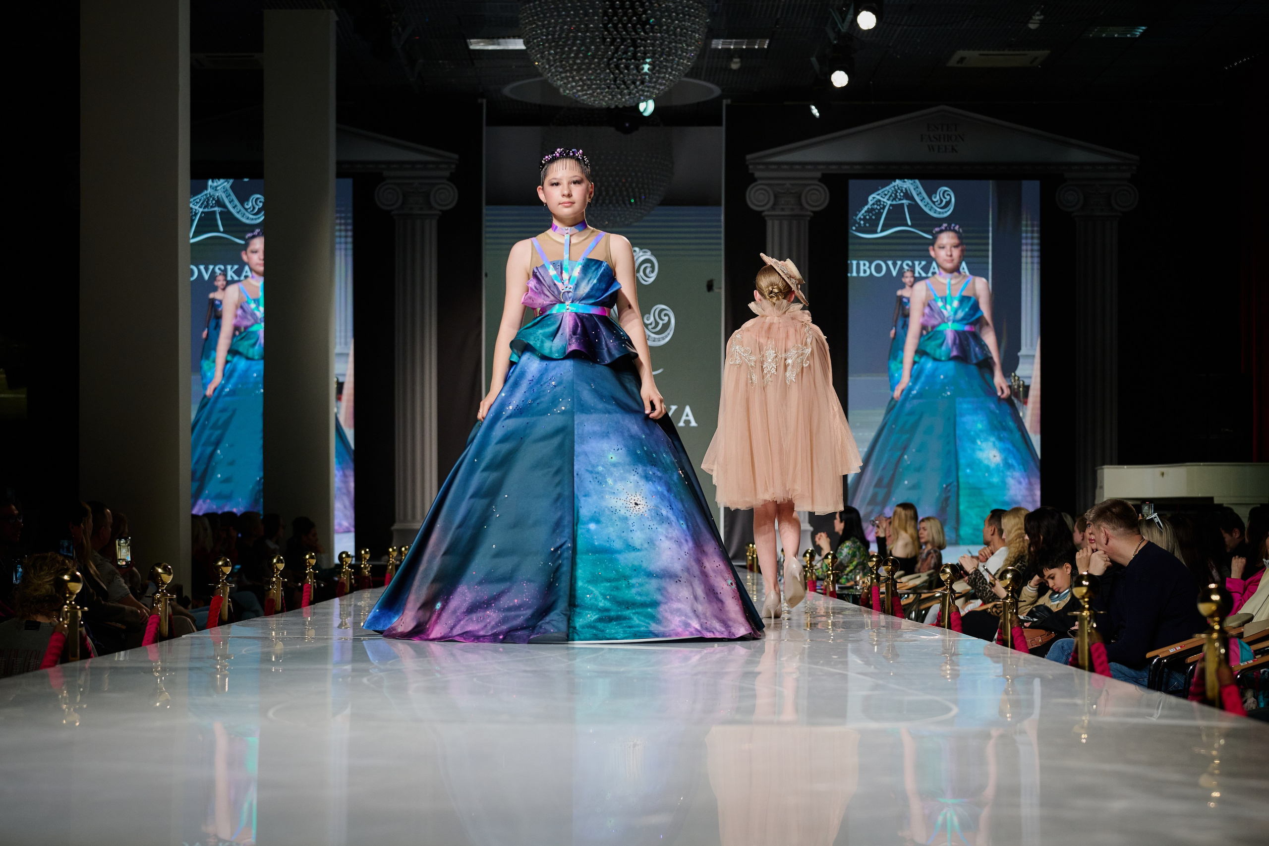 ESTET FASHION WEEK ВЕСНА — 2025. Фотограф Роман Адлер