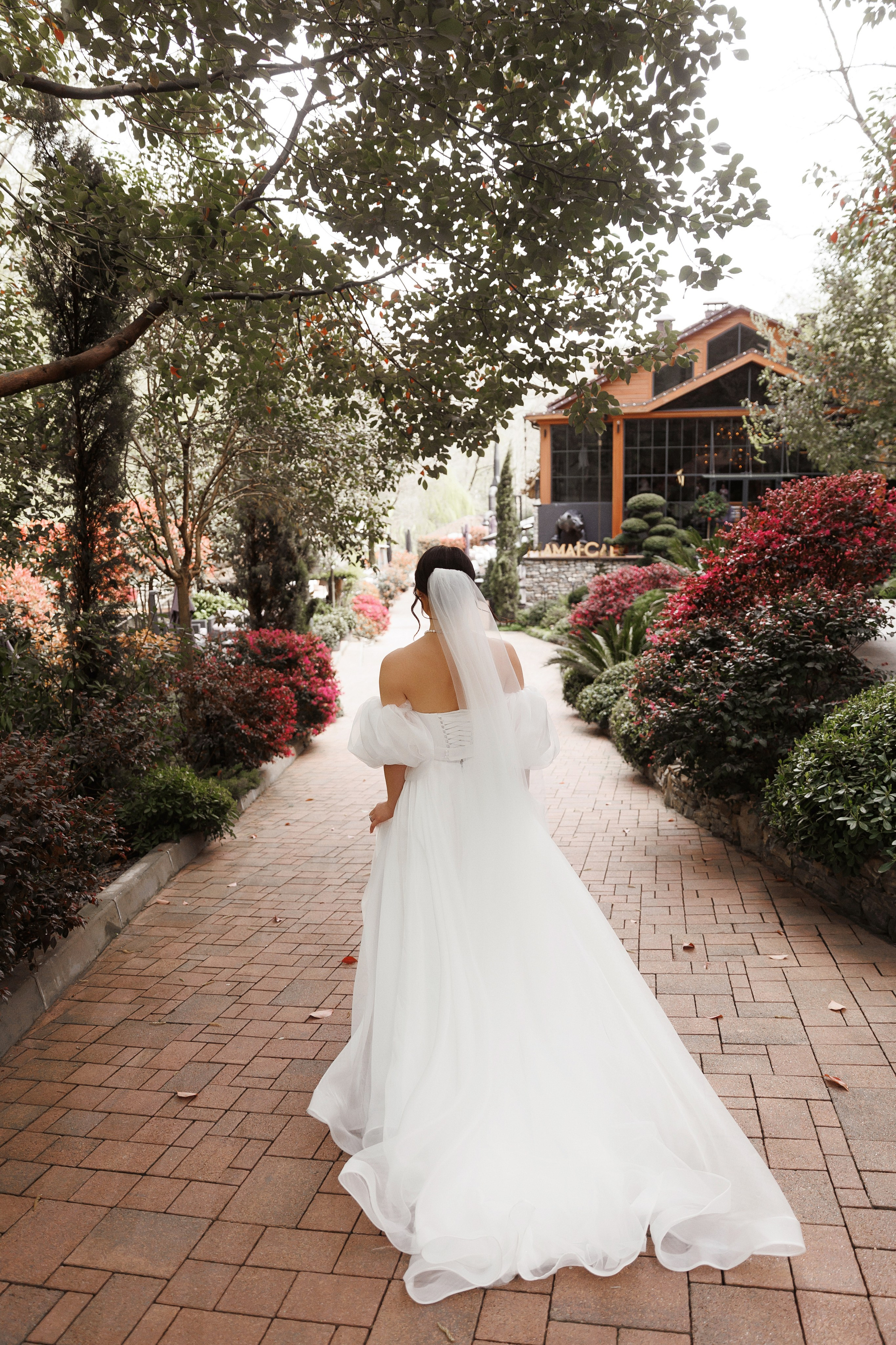 Свадебная фотосессия в Сочи. Свадебный и семейный фотограф в Сочи Денис Вялов