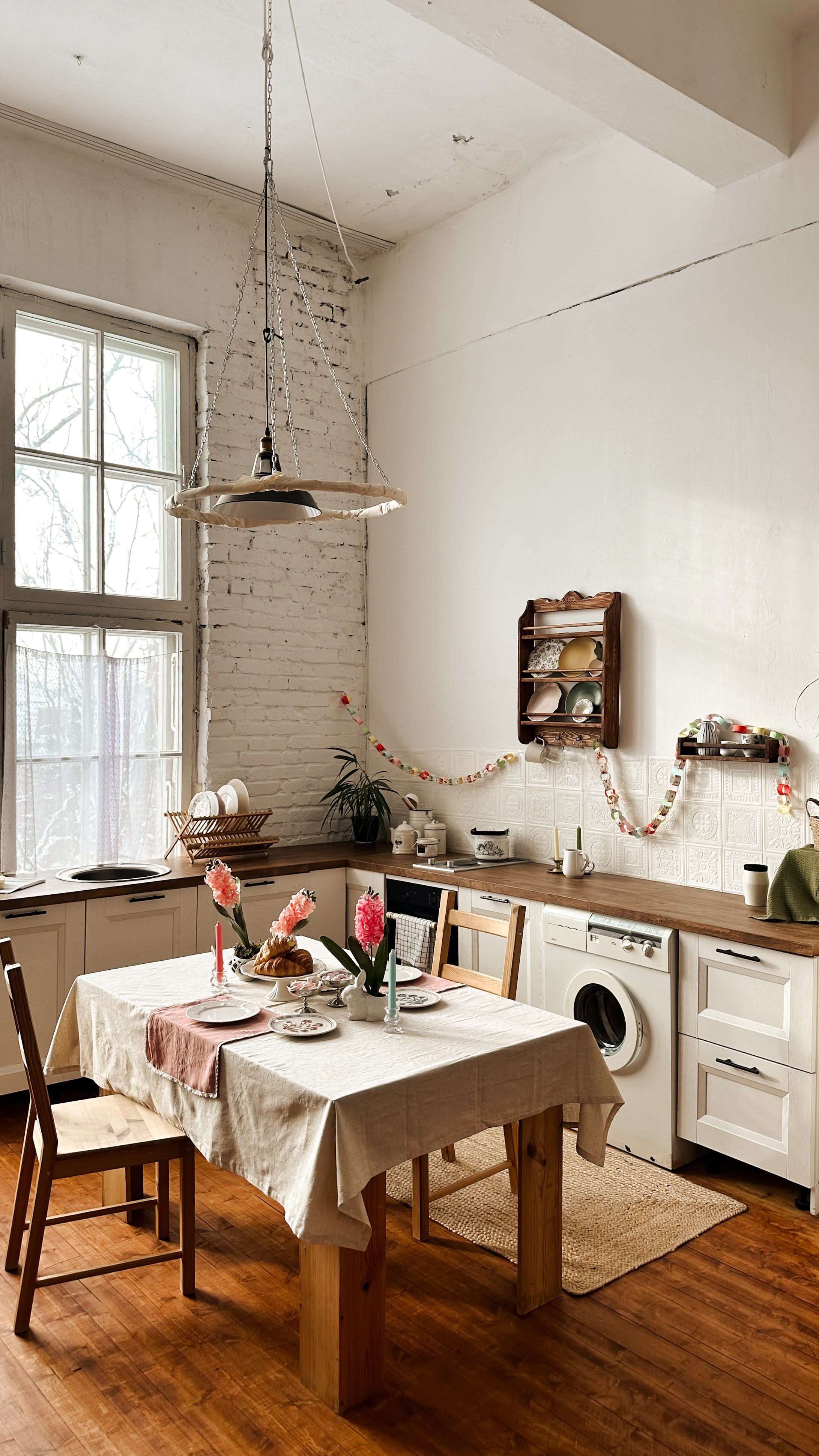 Интерьер фотостудии «Лофт Потолок», город Краснодар, ул. Зиповская 5 литер Х. Семейный и детский фотограф в Краснодаре Анна Трашкова