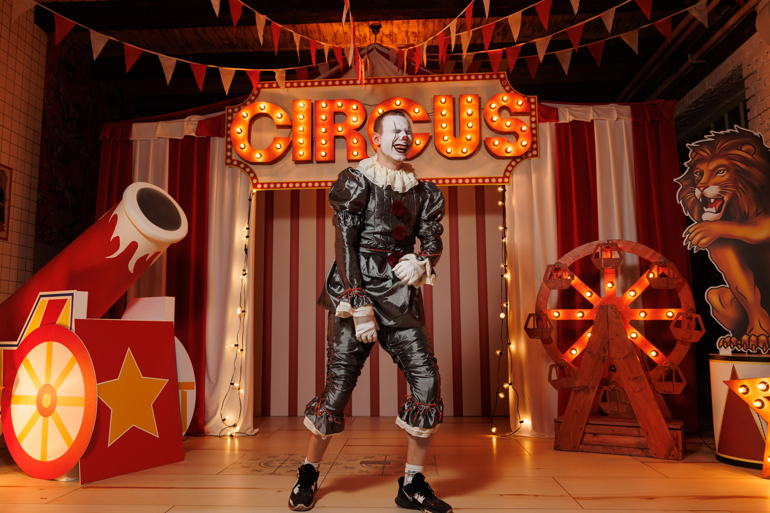 Корпоратив в стиле «Цирк». Репортажный фотограф Ольга Кочетова в Москве