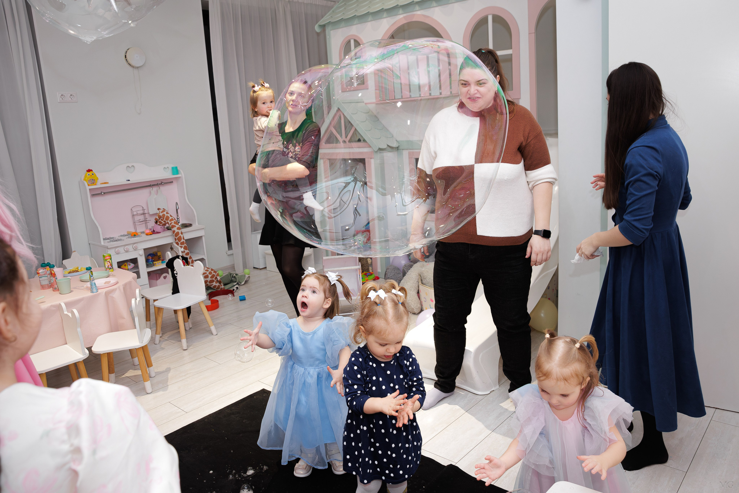 Варюше 2 Годика. Маша Гонтарь Семейный домашний репортажный фотограф в Санкт-Петербурге