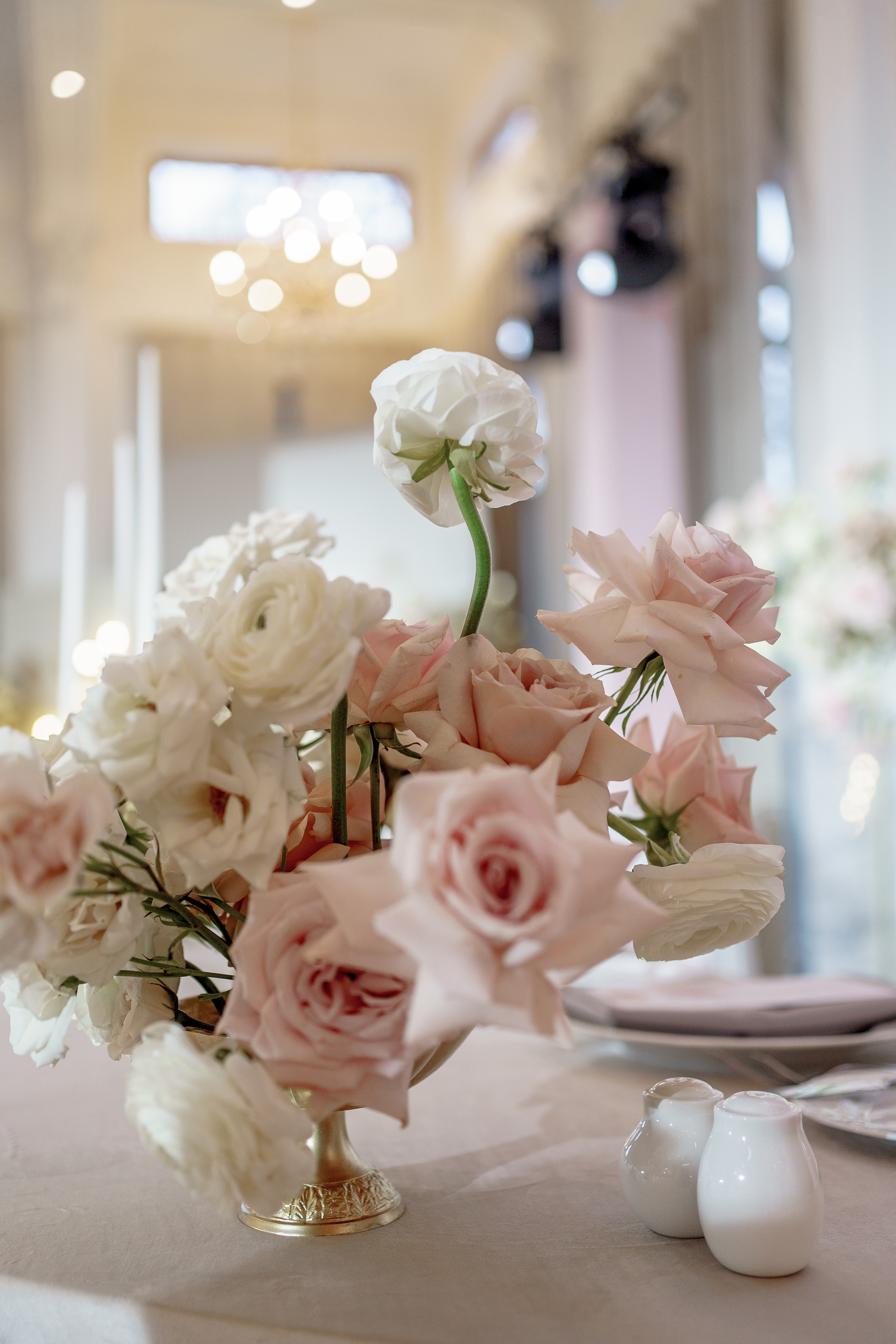 Свадебный декор в ресторане Romanoff`s. Фотограф Макс Меш