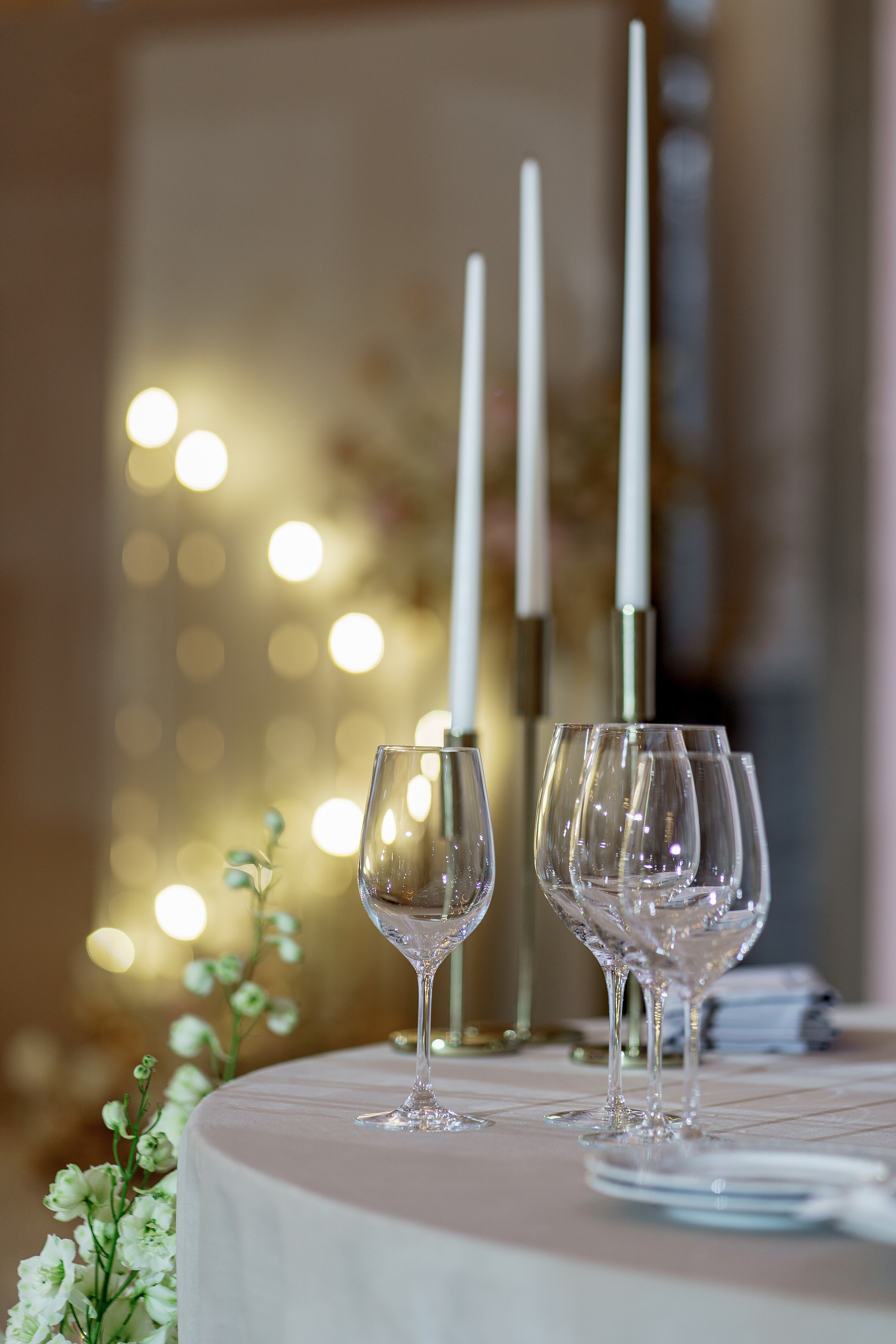 Свадебный декор в ресторане Romanoff`s. Фотограф Макс Меш