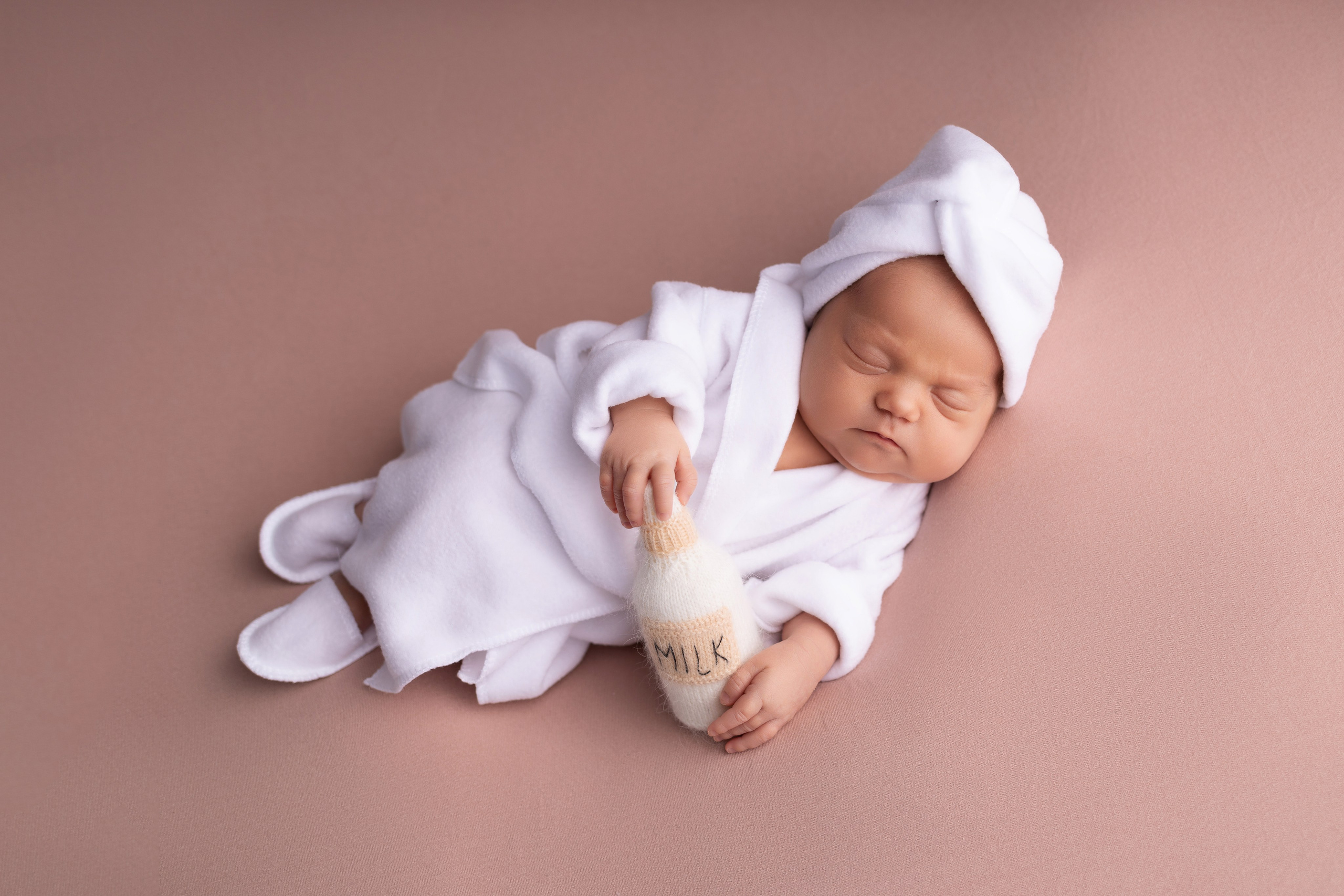 Классическая фотосессия малыша. Фотограф новорожденных малышей в Омске и Омской области Эльвира Камаева