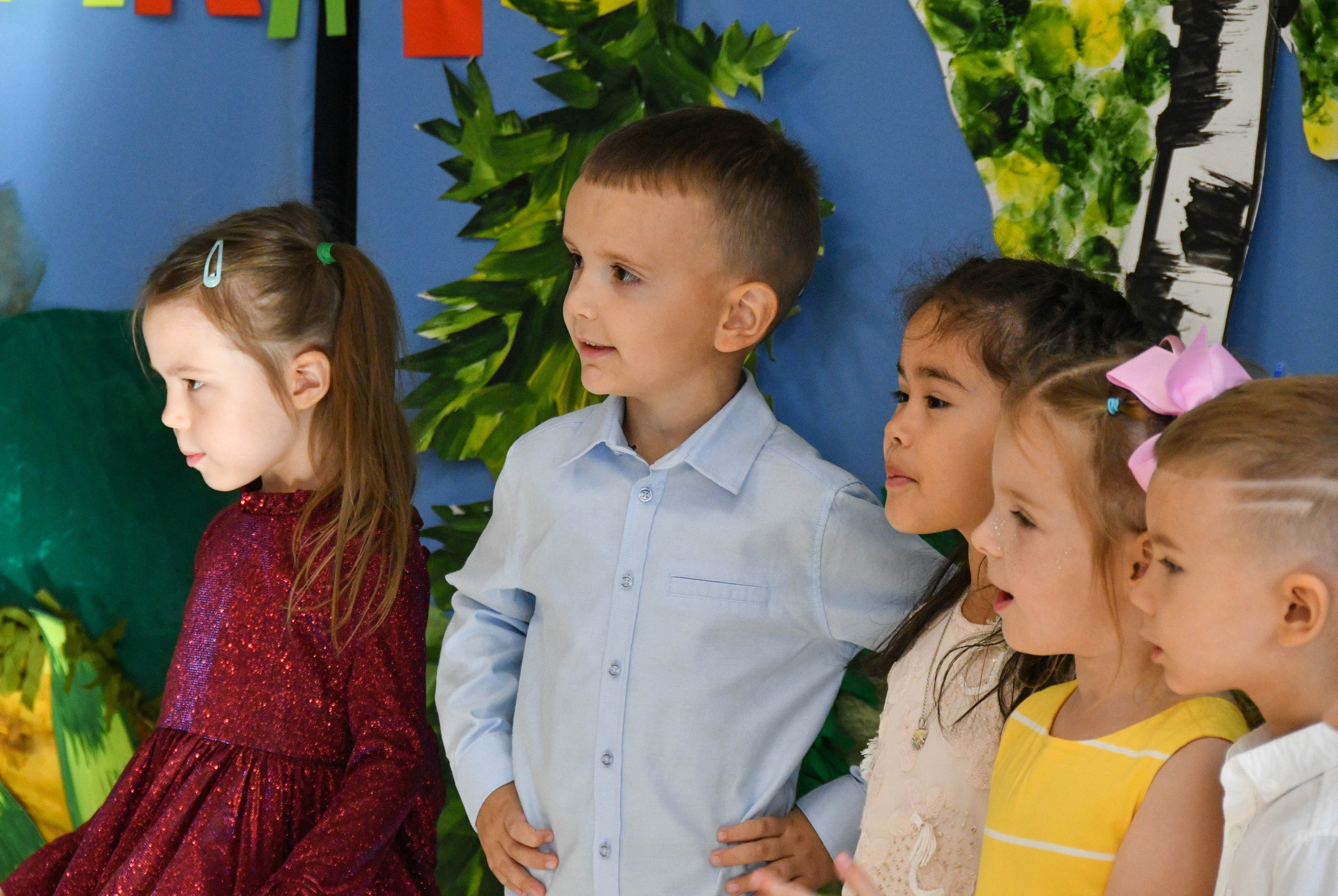 2023 г. День дошкольного работника и прогулка. Репортажный и детский фотограф в Новосибирске