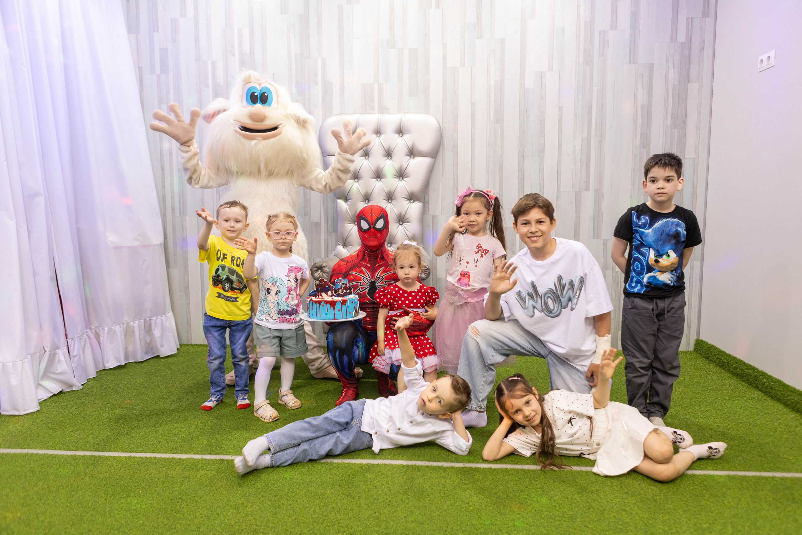 «Супергеройская вечеринка». Свадебный и предметный фотограф Ренат Каламперов