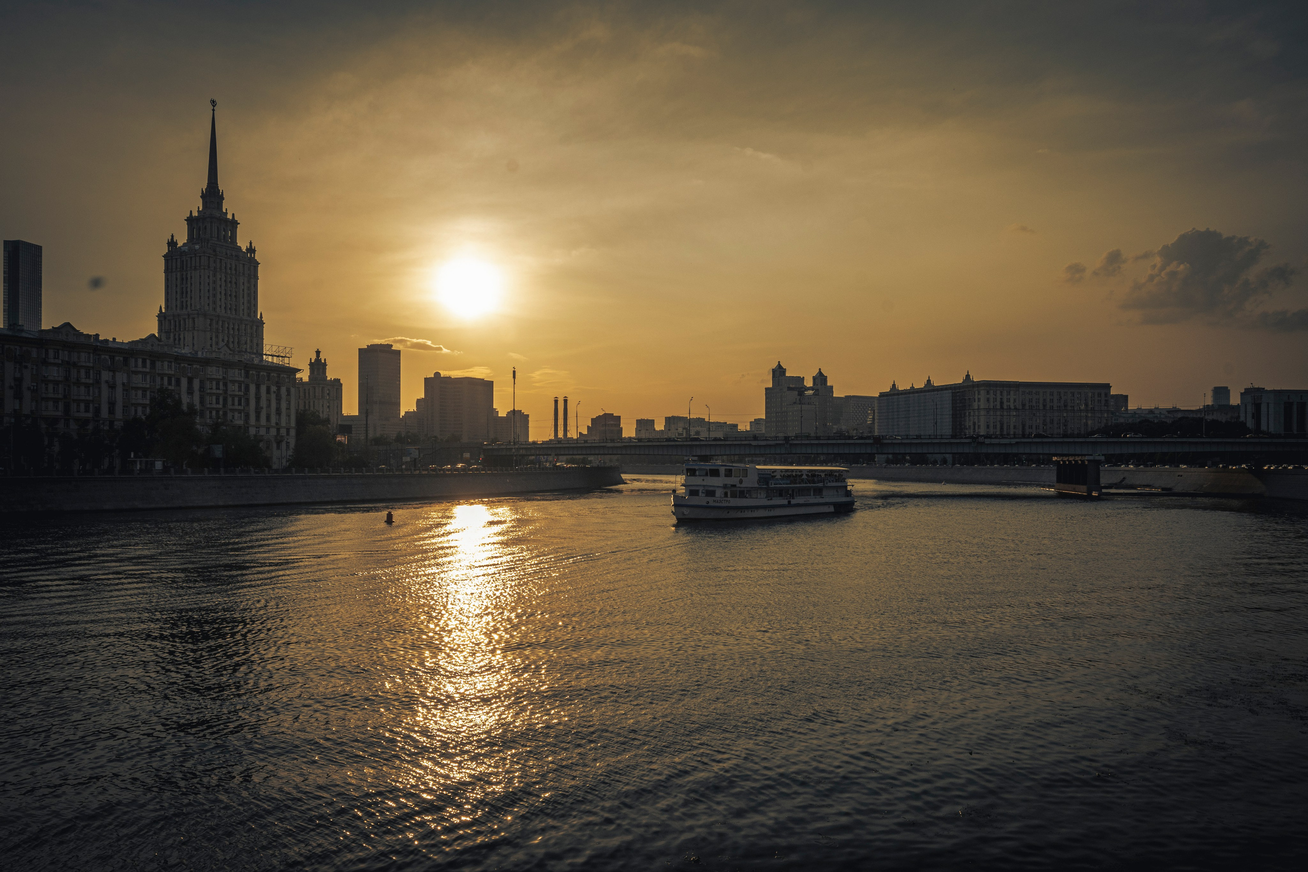 Фотопрогулка. Москва. Июль 2023. Фотограф Роман Адлер