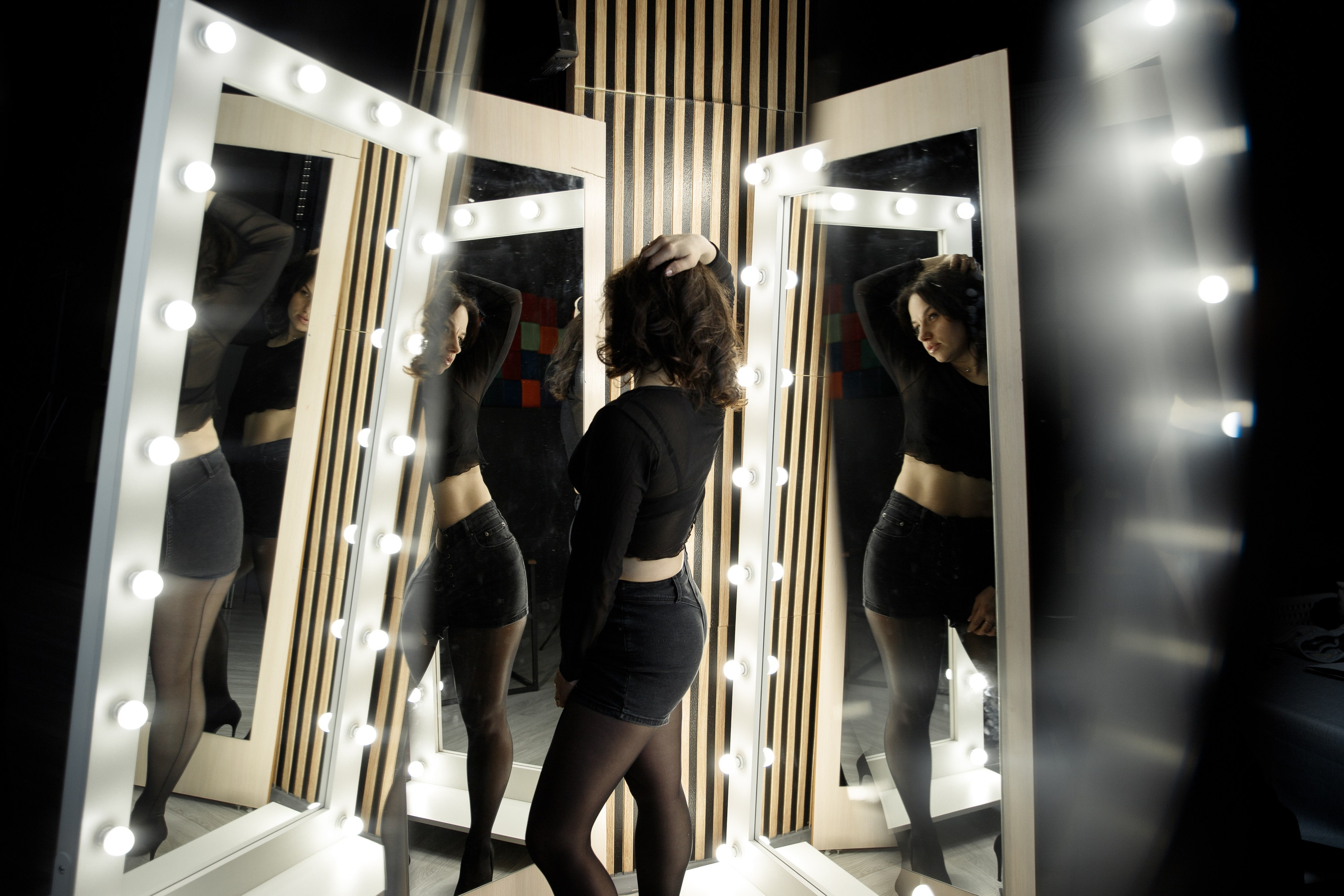 Татьяна с зеркалами