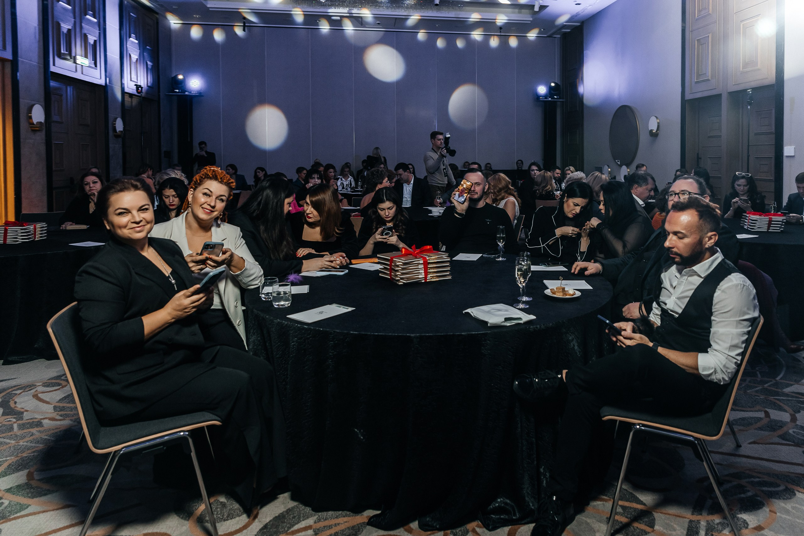 ПРЕЗЕНТАЦИЯ КНИГИ «ГЕРОИ НАШЕГО ВРЕМЕНИ». Свадебный и репортажный фотограф в Ростове-на-Дону Павел Кислов