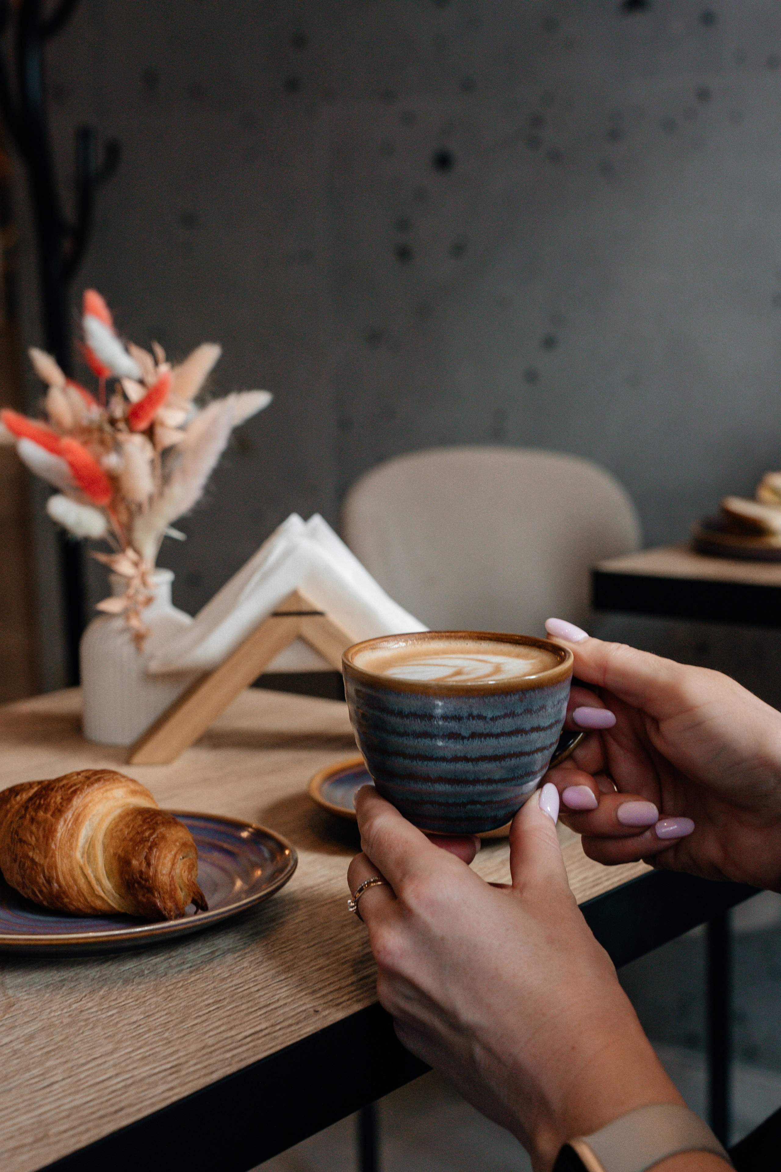 Контент- съёмка для кофейни «ЗАРЯД». Ваш семейный фотограф в Минске — Вика Трегубова