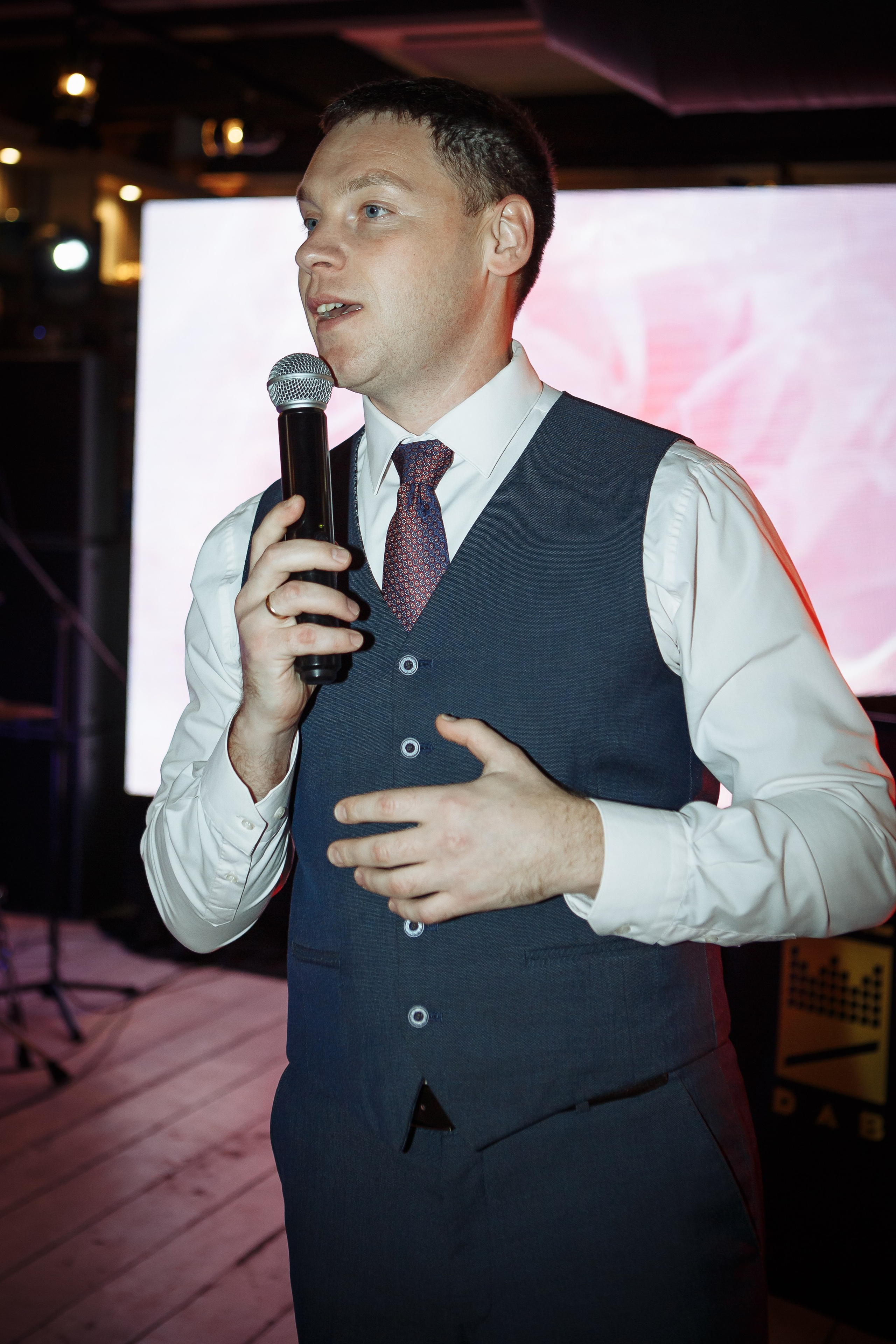 Фото. Ведущий и Вокалист Александр Узунов в Москве и Московской области