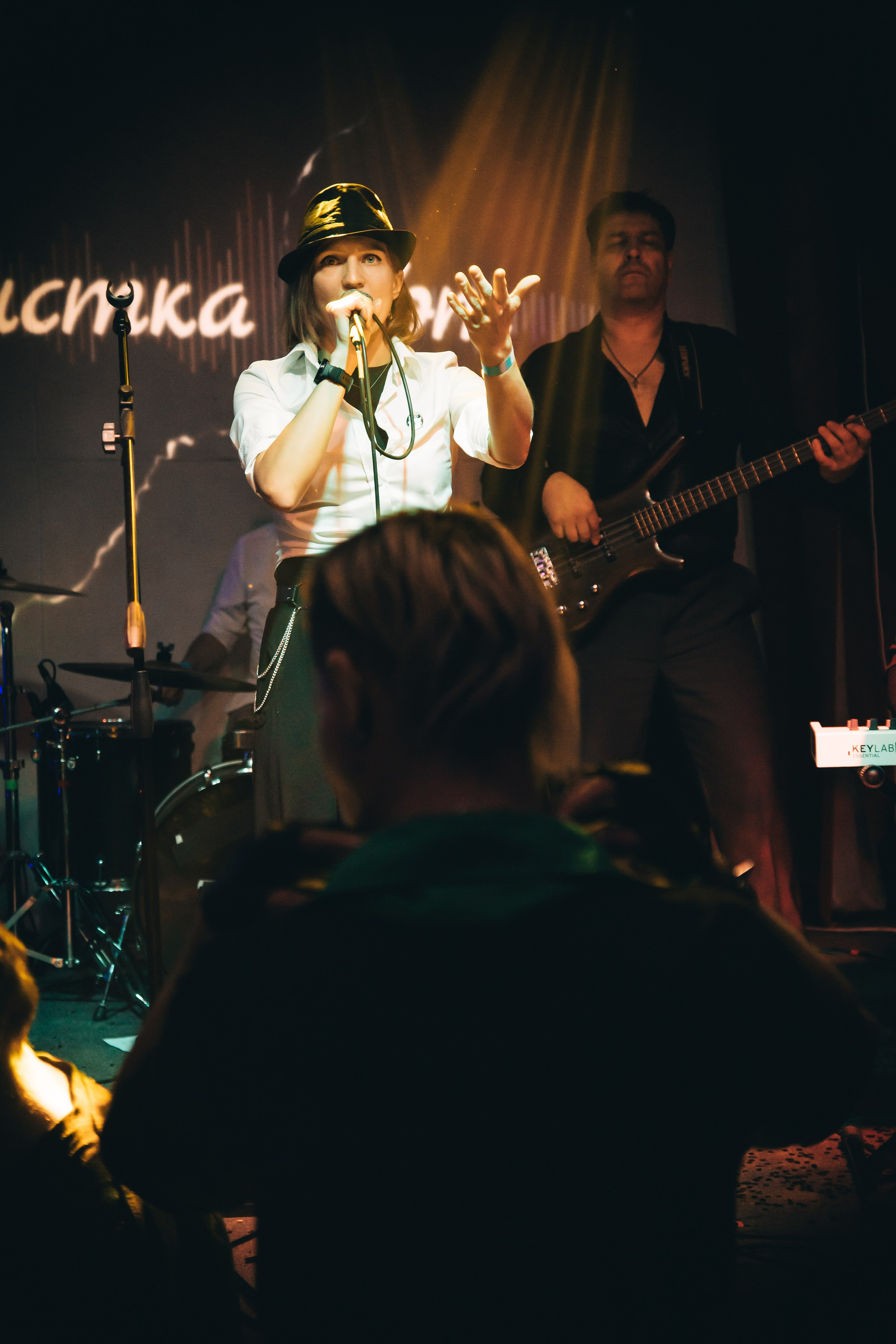 Радистка Кэт. Рок-ёлка, клуб-галерея Эрмитаж. 21.12.2024. Фотограф Регина Крикунова г. Красноярск