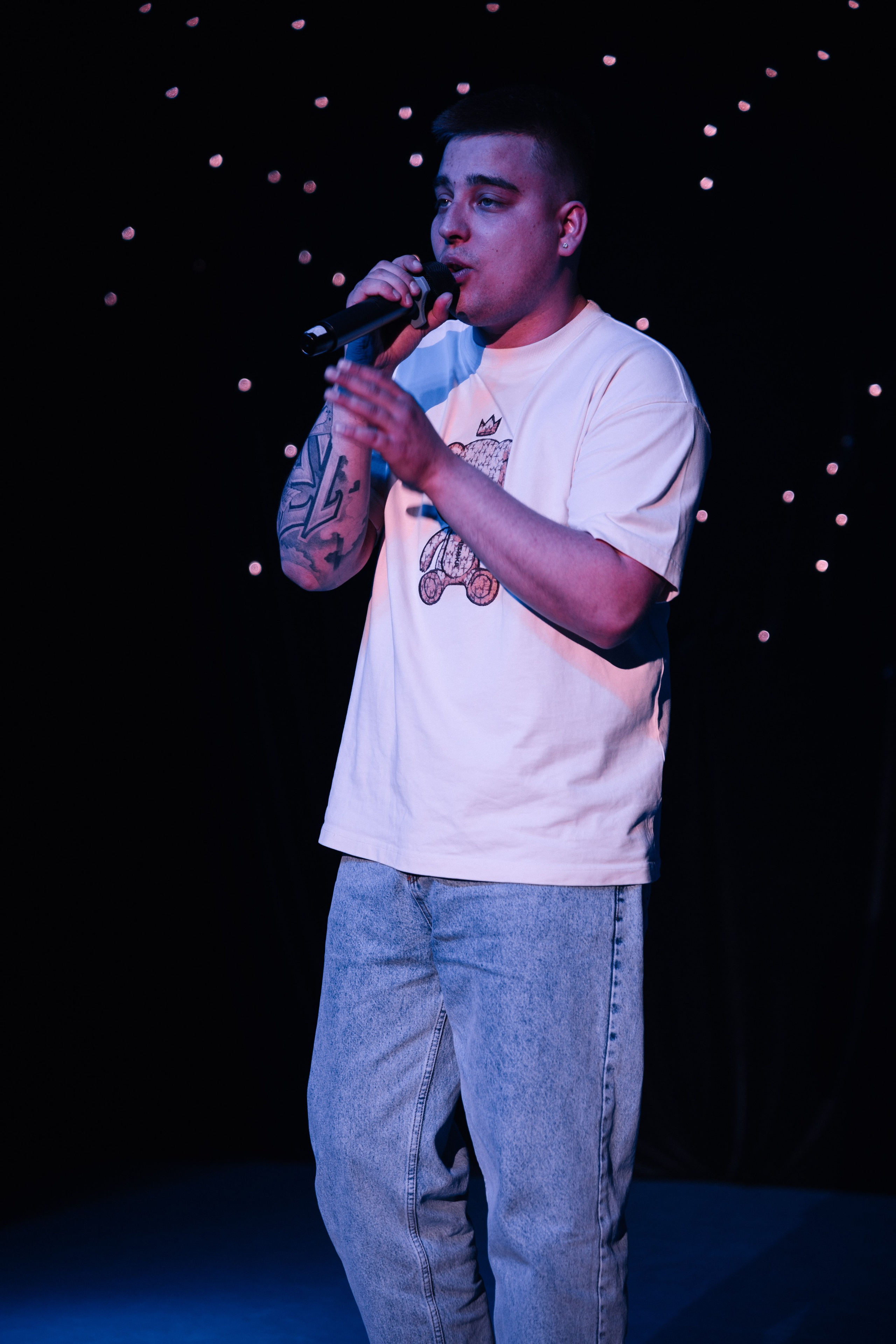 Благотворительный концерт в помощь Артему Сардаряну. Фотограф Артем Севостьянов. Профессиональная фотосъемка в Ногинске, Москве, Московской области и за границей