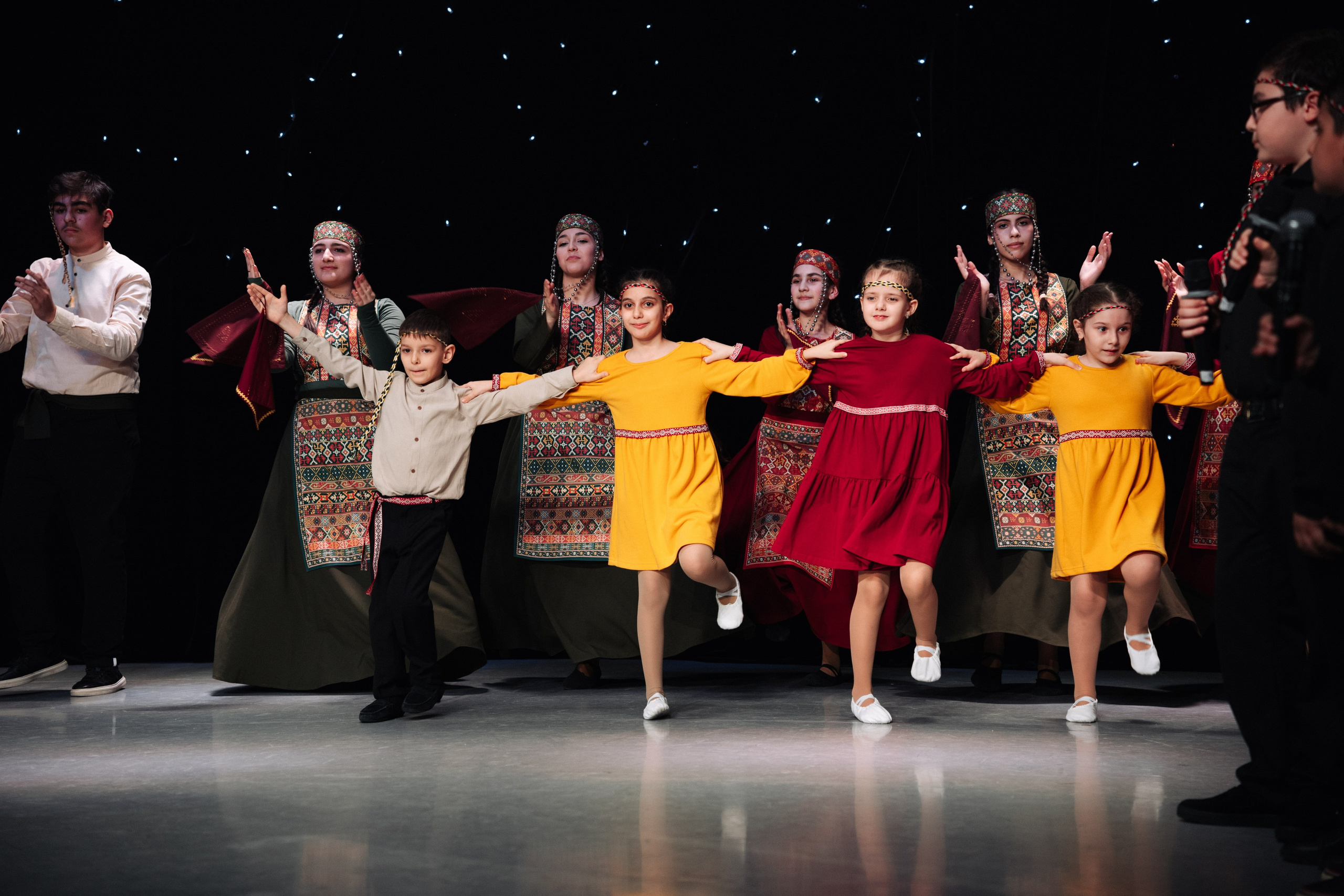 Благотворительный концерт в помощь Артему Сардаряну. Фотограф Артем Севостьянов. Профессиональная фотосъемка в Ногинске, Москве, Московской области и за границей