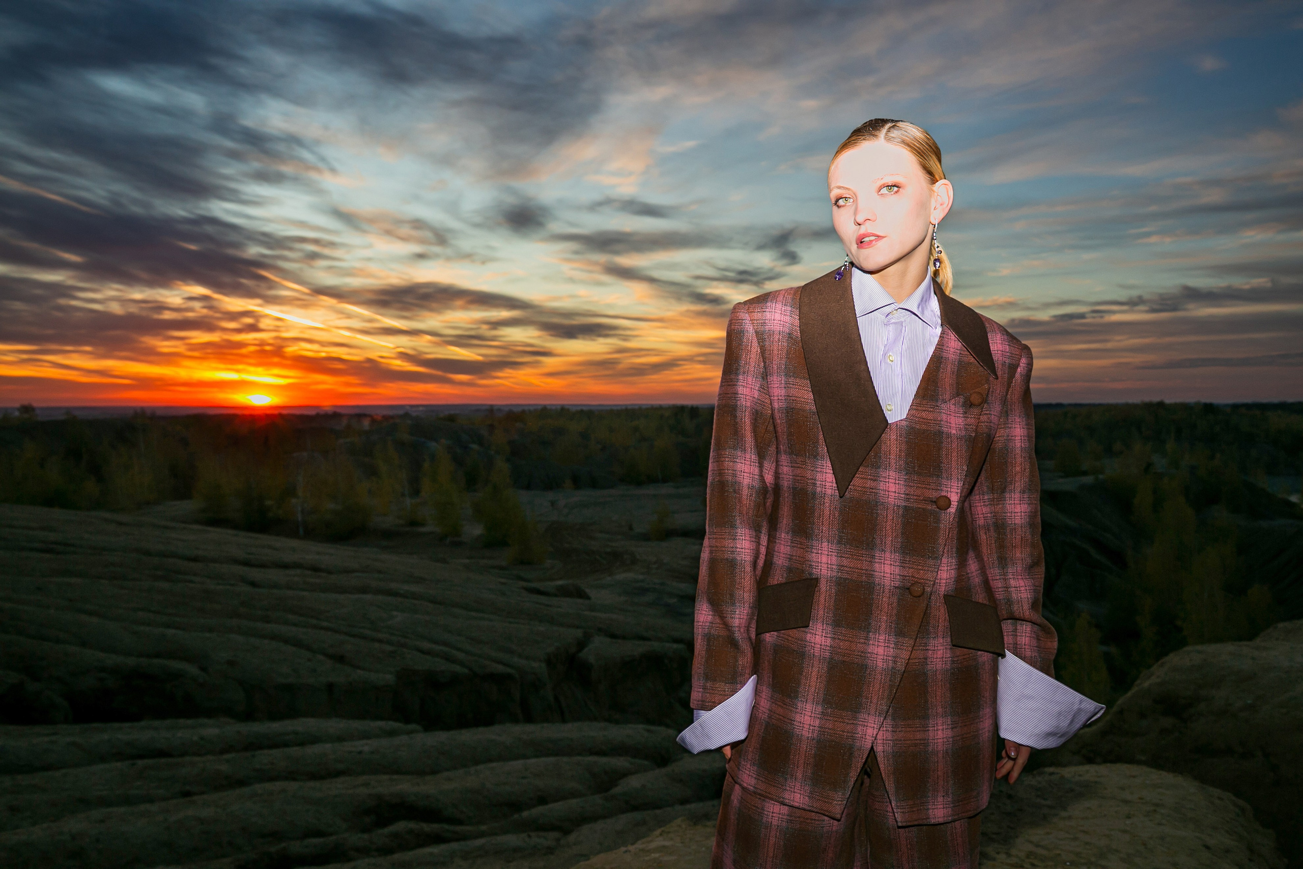 LOOKBOOK Autumn 2025 for AMUNESTIC. АННА ВЕРСО / ANNA VERSO | Визуальный художник / Visual artist