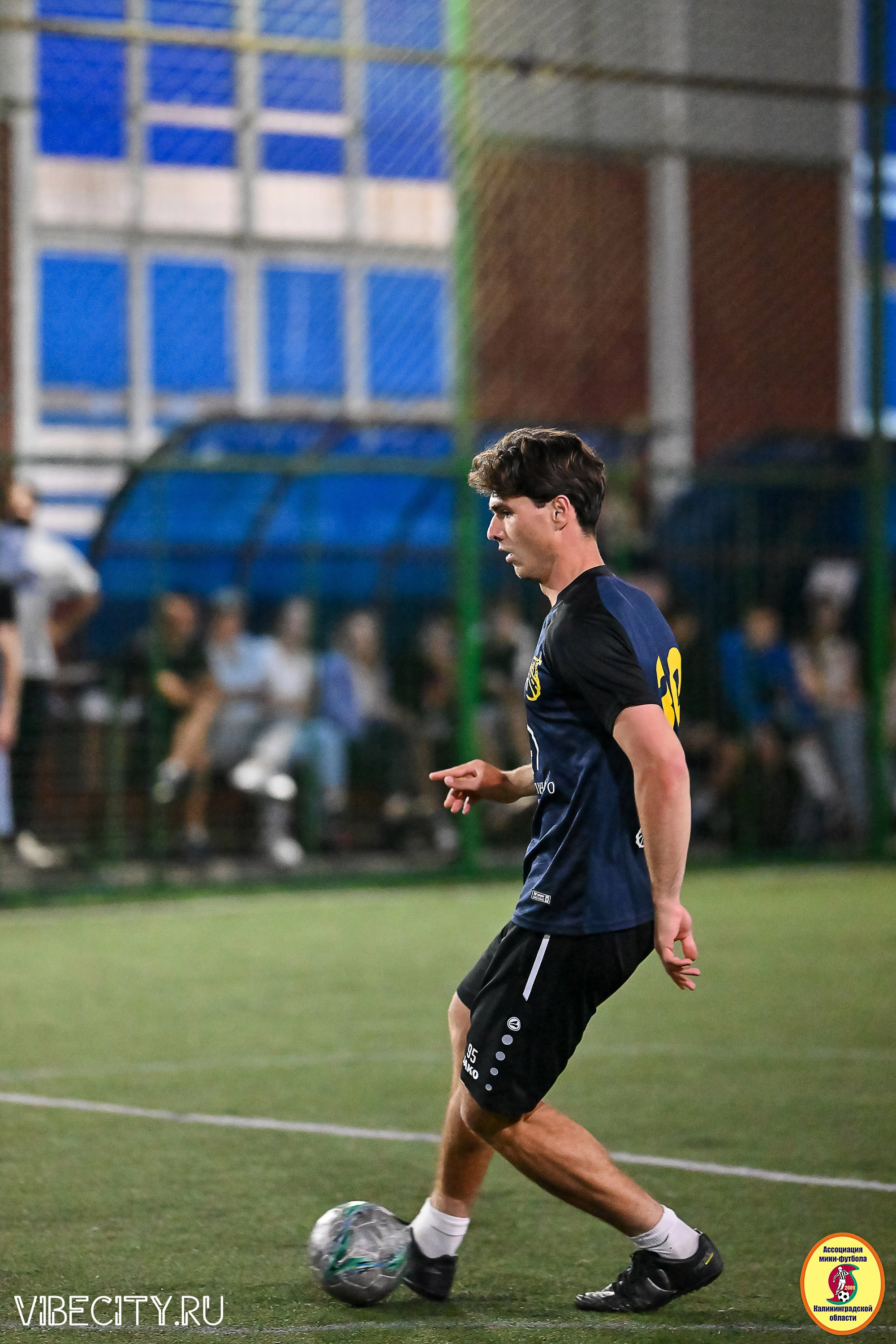 ФИНАЛЬНЫЕ ИГРЫ КУБКА МИНИ-ФУТБОЛЬНОЙ ЛИГИ И КУБКА КОРПОРАТИВНОЙ МФЛ 2025. VIBECITY.RU Вайб Сити Ру Фоторепортажи Фотоотчеты Калининград
