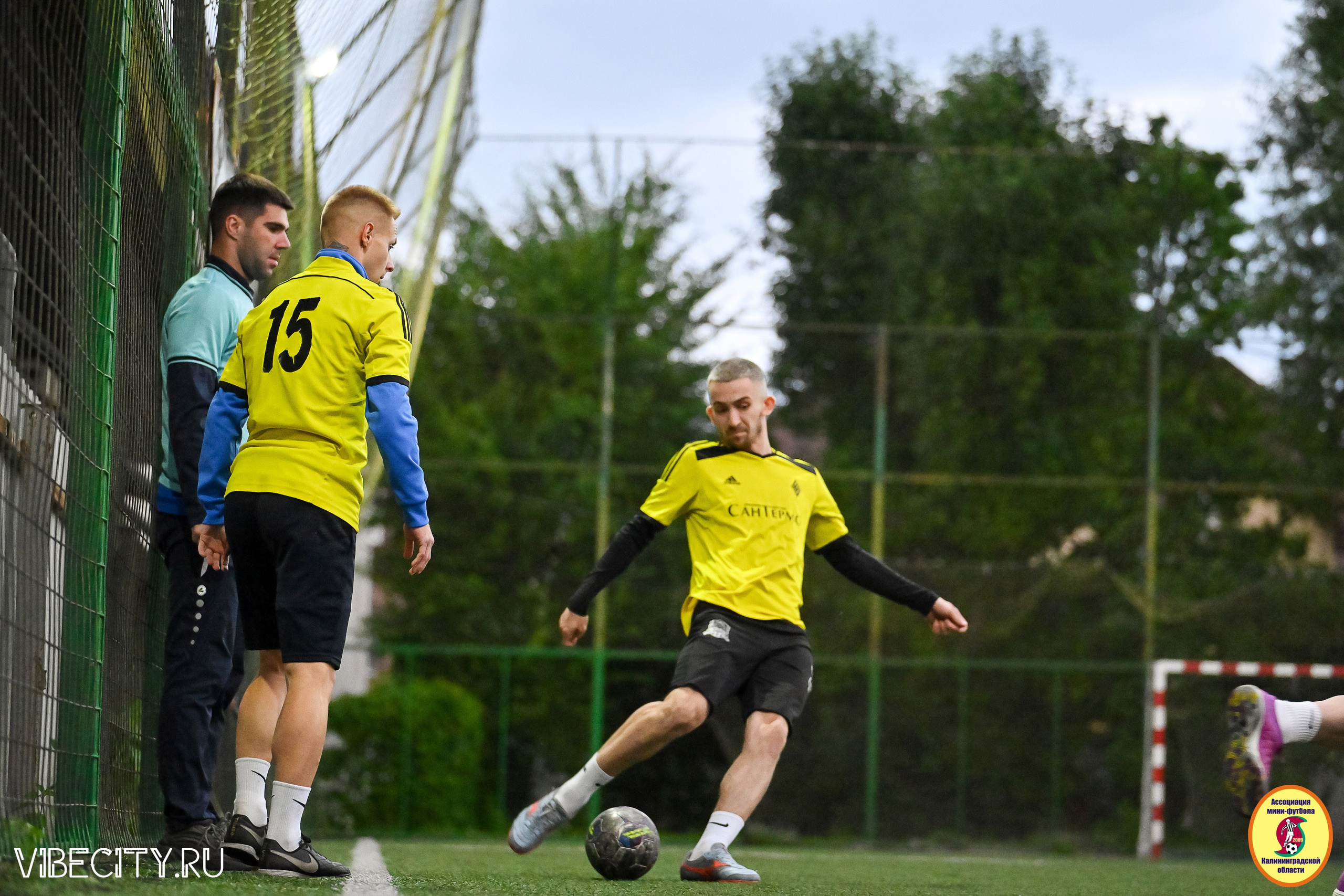 ИГРЫ МИНИ-ФУТБОЛЬНОЙ И КОРПОРАТИВНОЙ ЛИГИ. VIBECITY.RU Вайб Сити Ру Фоторепортажи Фотоотчеты Калининград