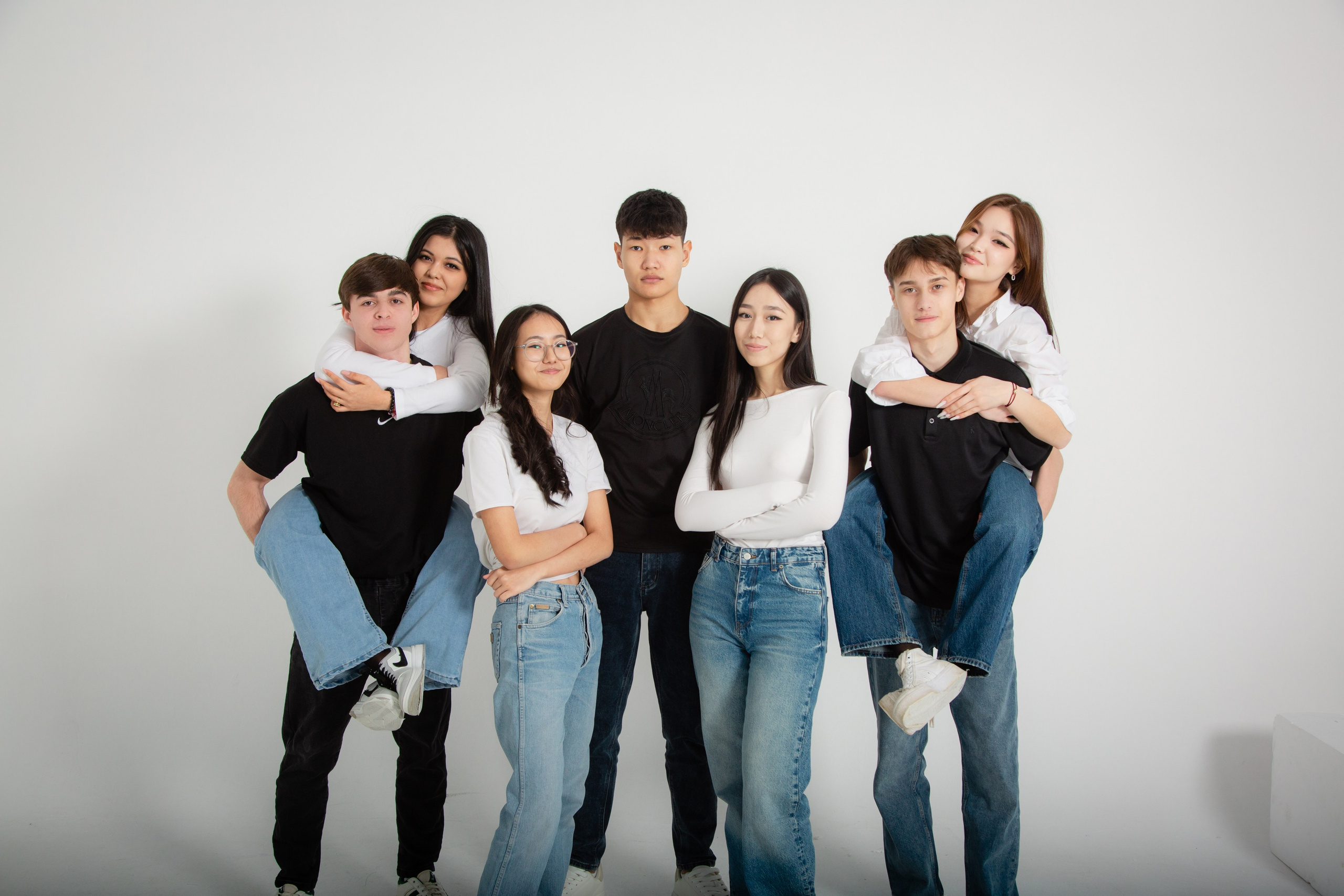 Фото работы. XPLACEMEDIA — Виньетки в Актобе. Выпускные альбомы в Актобе