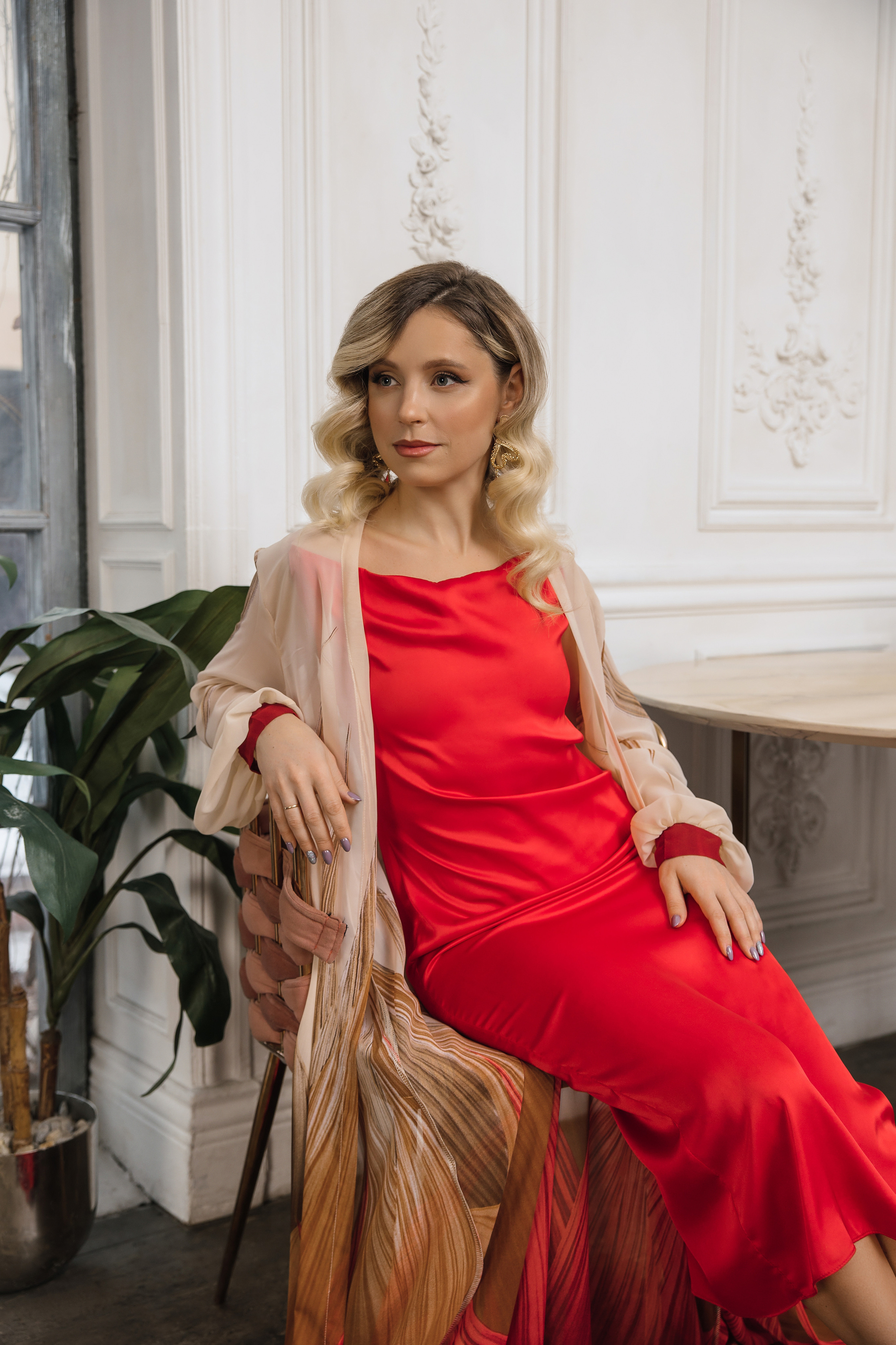 Фотосессия молодой девушки в будуаре в стиле Голливуд. 