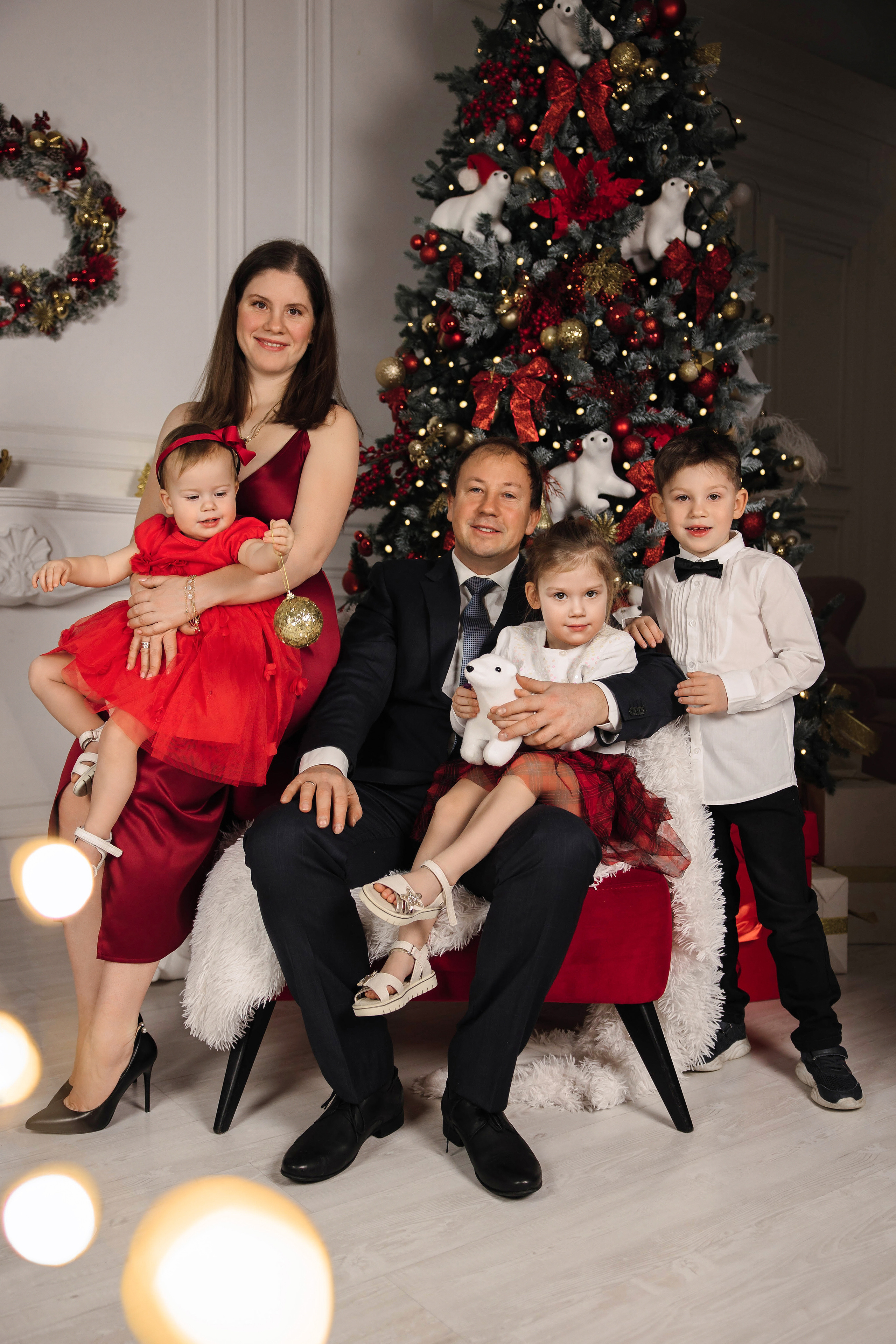 Новогодняя семейная съемка в фотостудии. Контент фотограф в Москве и области Елена Кулакова