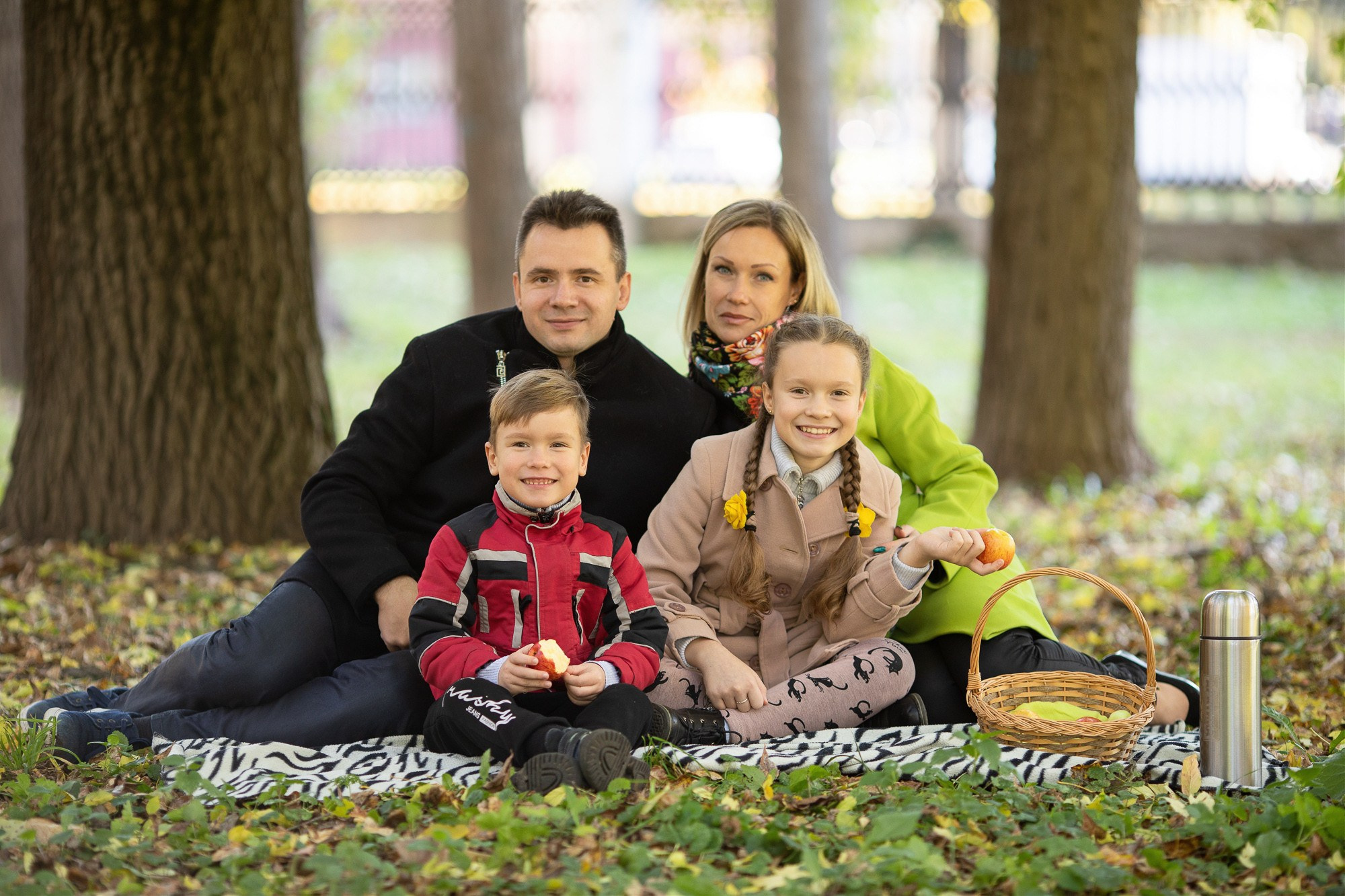 Семейные. Фотоателье и полиграфия | Красивые фотосессии, сувениры с фото | Ремонт смартфонов, ноутбуков и техники в Коломне Zinovyev Team