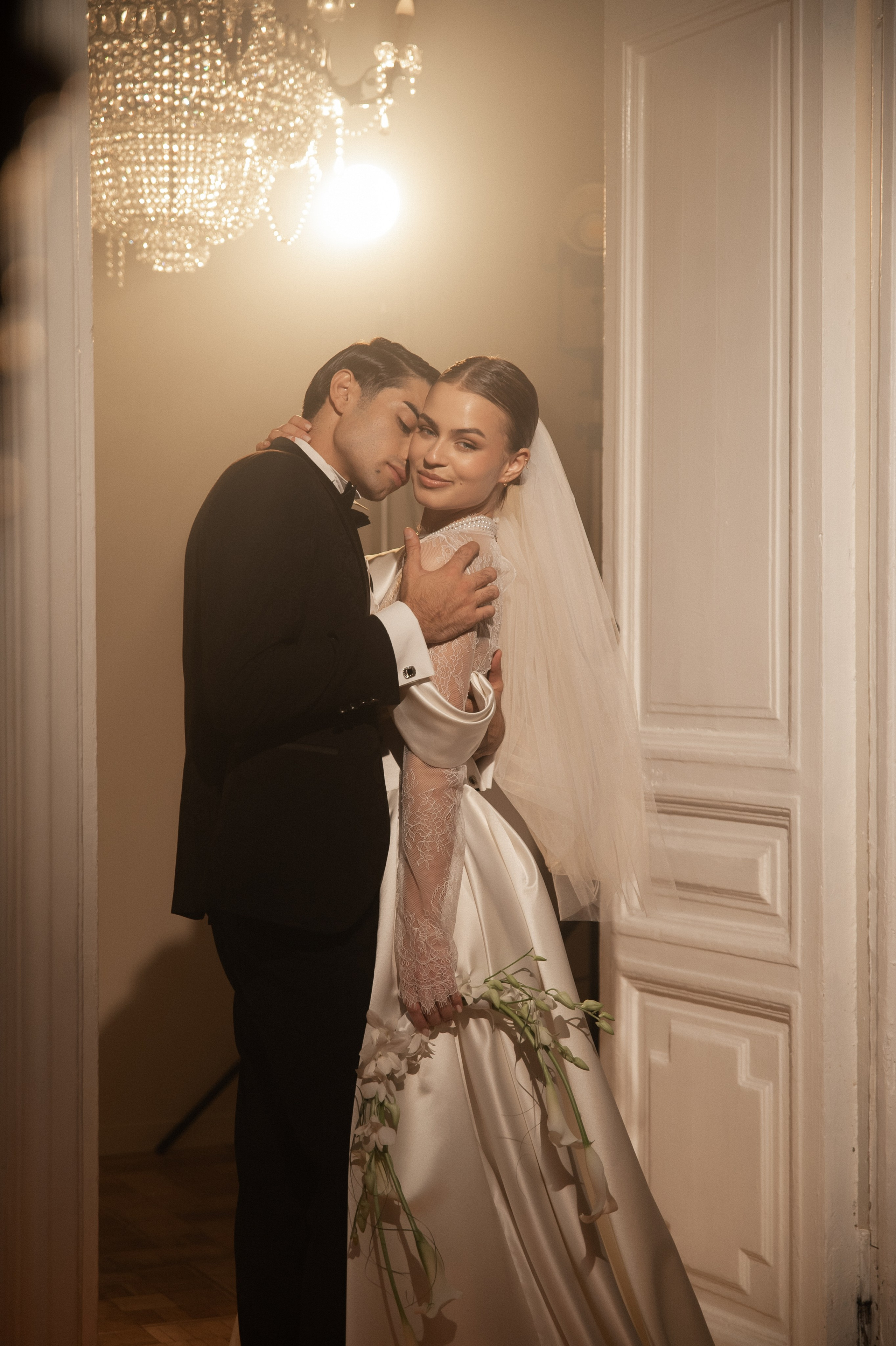 Камерный свадебный ужин при свечах в старинном особняке в фотостудии 21. Kult. Ярослава Ерина — свадебный фотограф в Москве