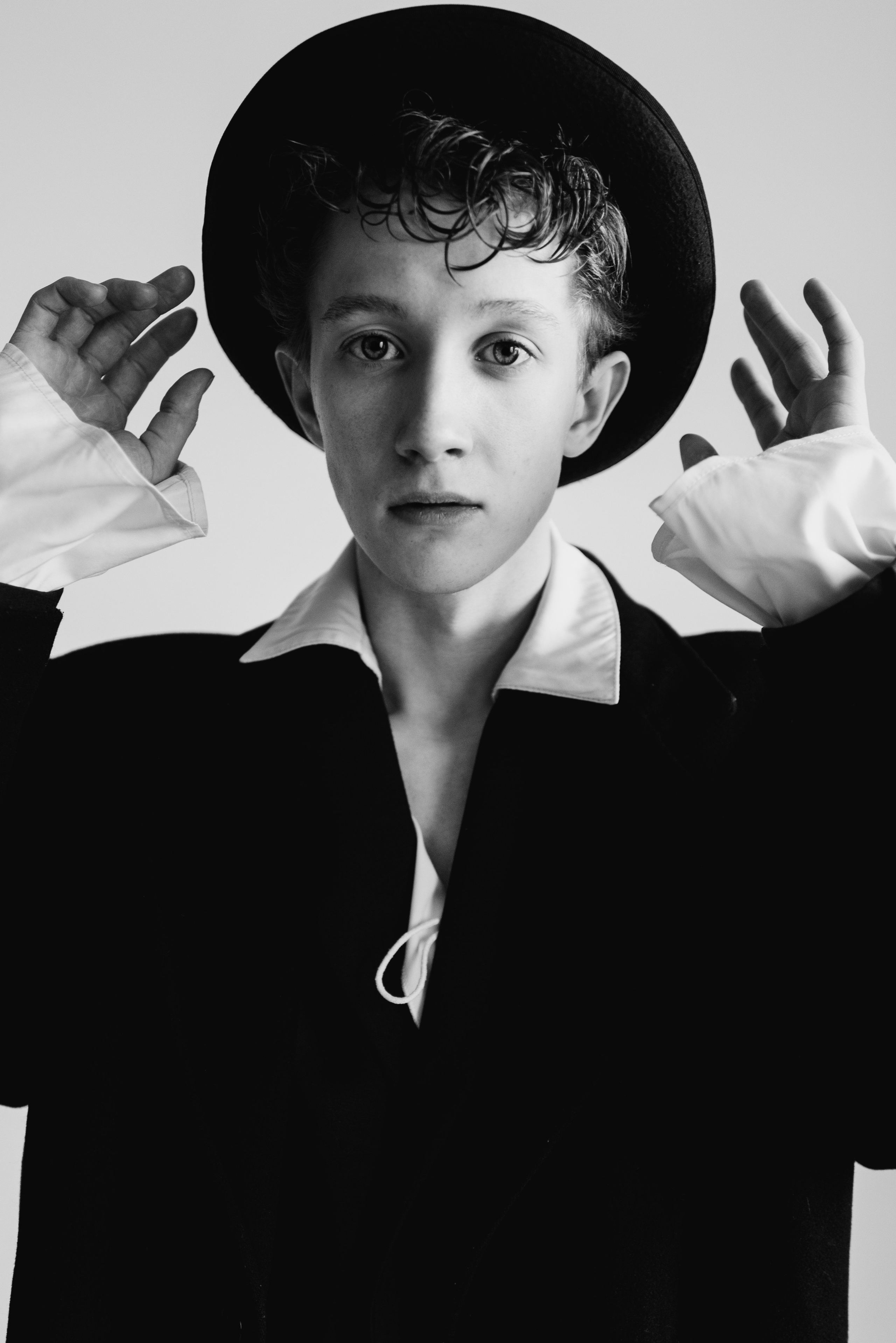 Алексей. I am Diana, a portrait photographer. I take pictures around the world