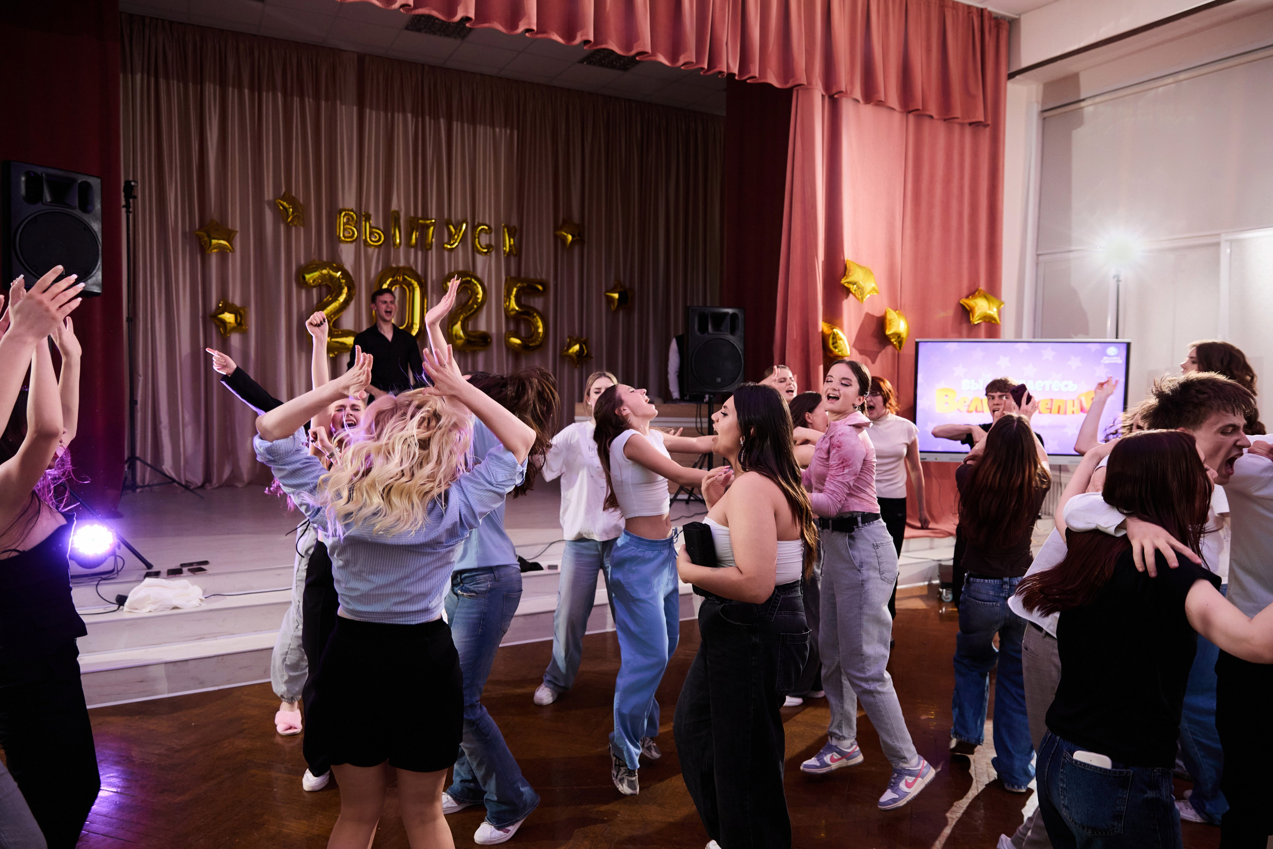 Выпускной 11 класс. Свадебная, репортажная фотосъемка и видеосъемка в Минске. Илья и Юлия Ширмановы. Фотограф | Видеограф | Минск