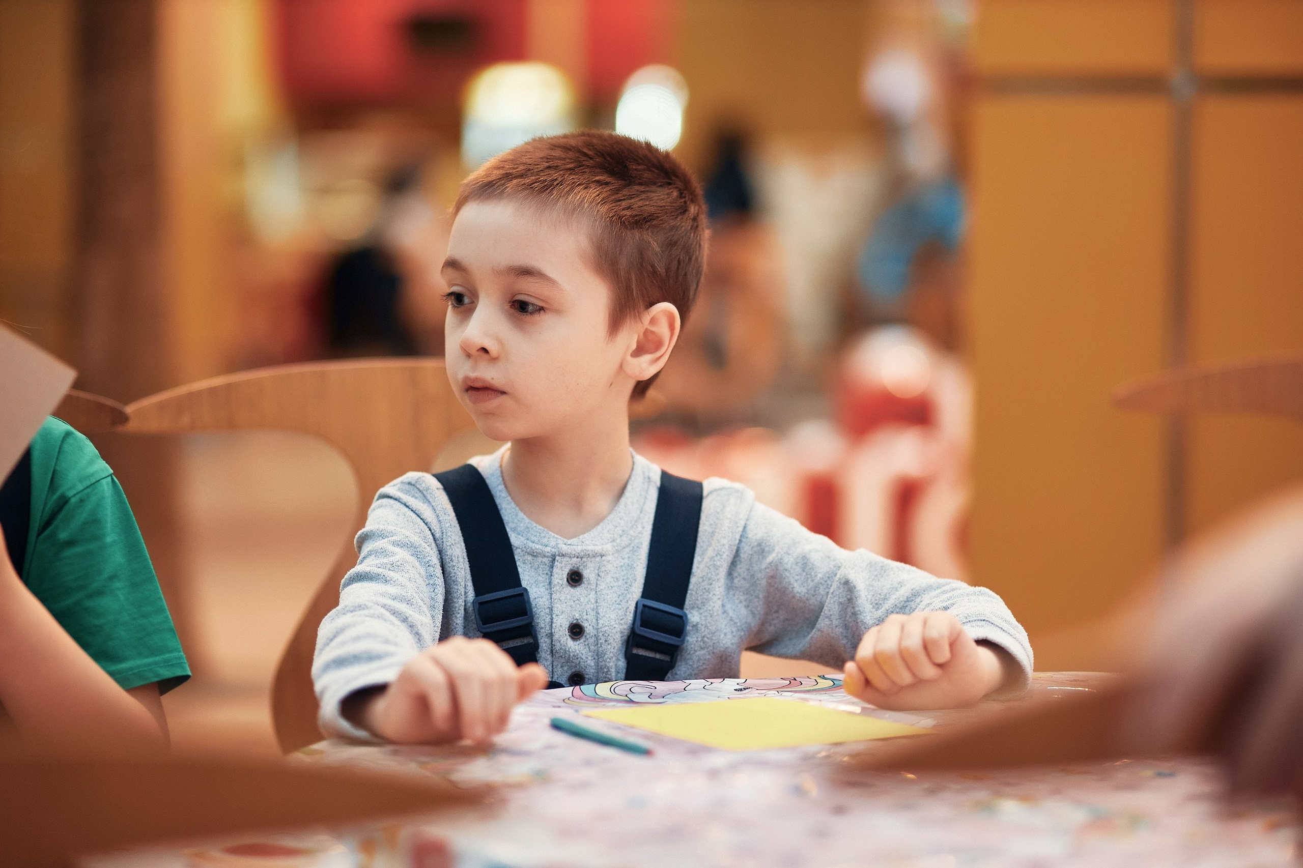 Детский новогодний праздник в ТЦ Июнь. Семейный и репортажной фотограф в Красноярске и Москве Виктор Бабинцев
