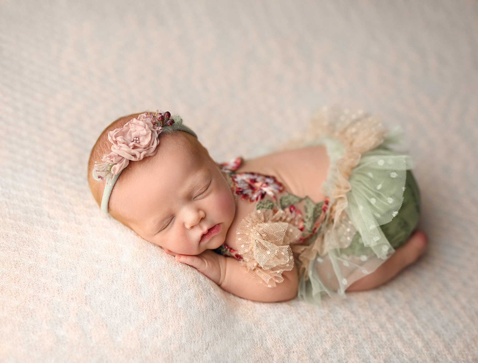 Newborn. Фотограф новорождённых в Казани Нейля Гильмутдинова ньюборн