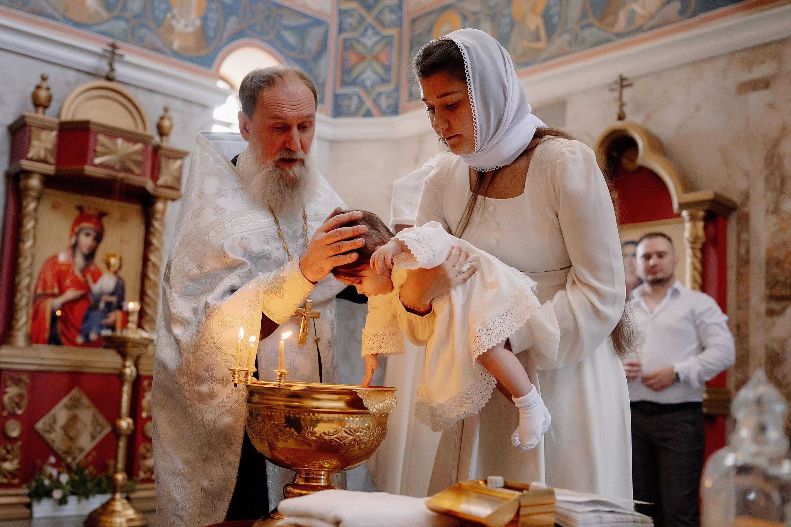 Таинство крещения Снежаны. Фотограф на Крещение и Венчание в Красноярске Рамазанова Юлия